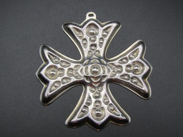 1975 Christmas Cross by Reed and Barton. 21.7 Grams of Sterling Silver