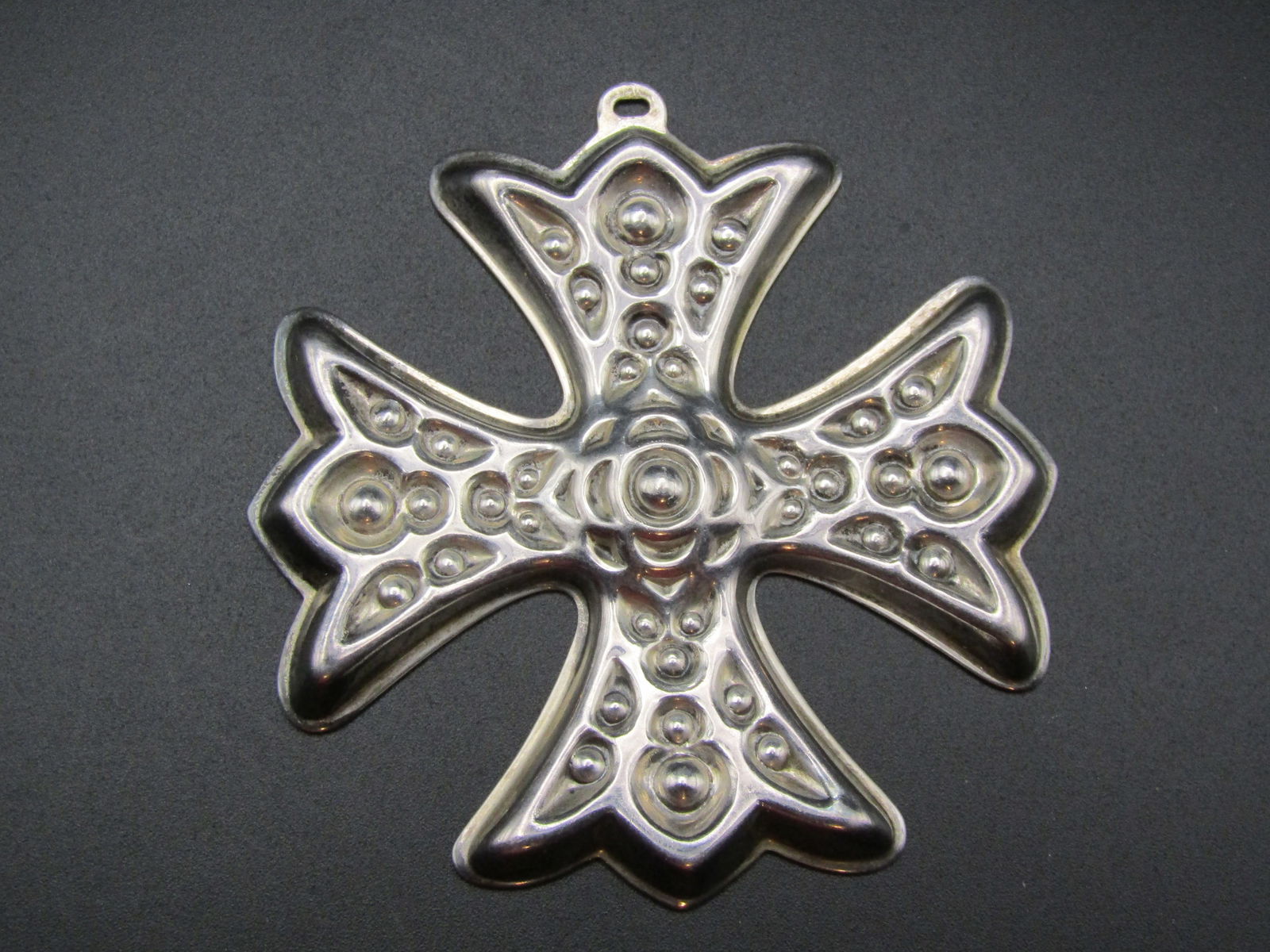 1975 Christmas Cross by Reed and Barton. 21.7 Grams of Sterling Silver (1 of 2)