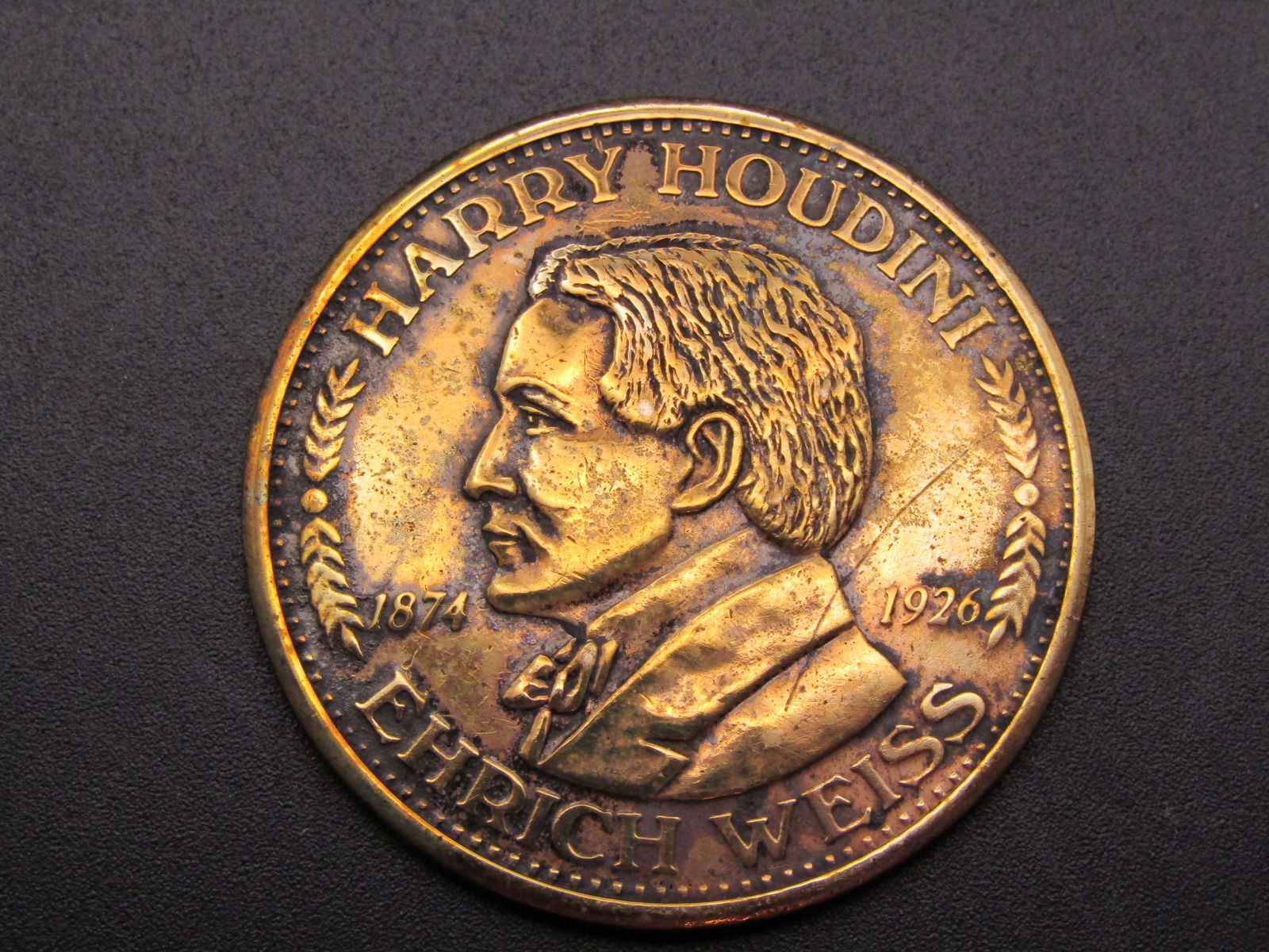 Houdini The Great Escapist 1874-1926 Round (1 of 2)