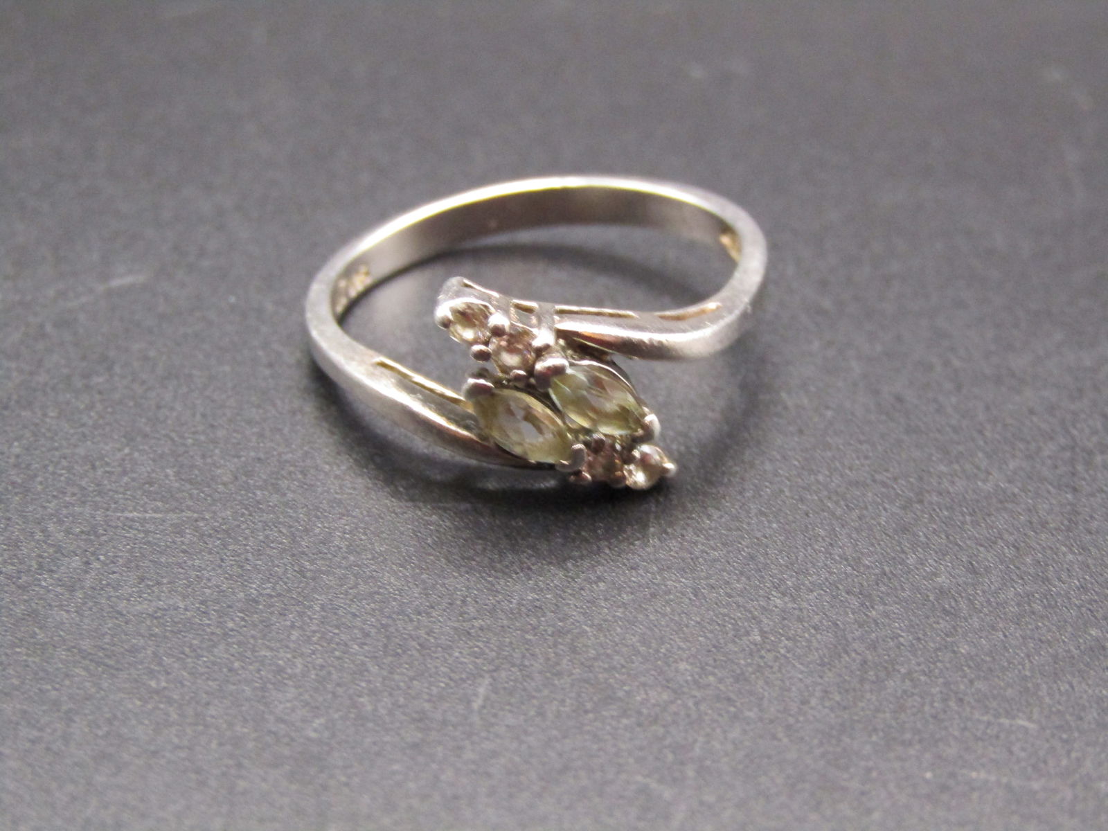 Vintage Sterling Silver Blue/White Gemstone Floral Ring, Size 9 (1 of 4)