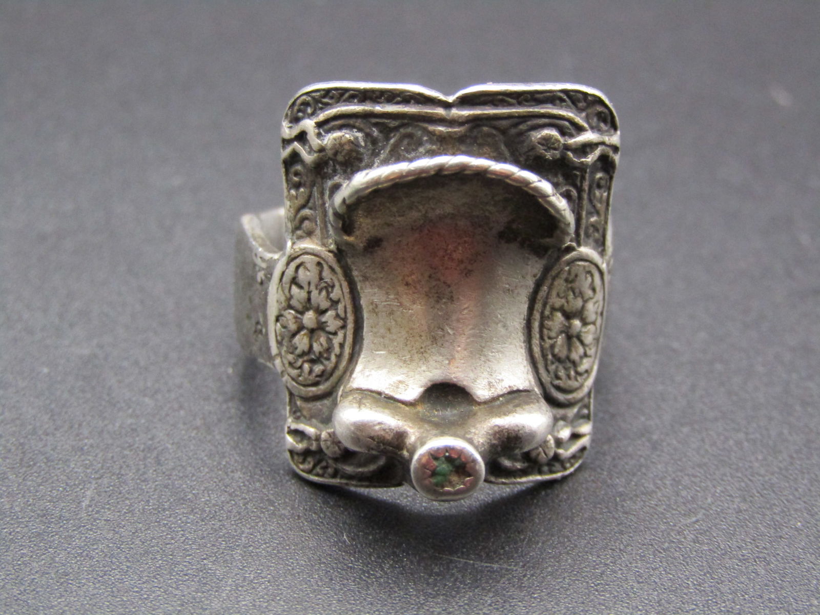 Vintage Sterling Silver Western Saddle Ring, Size 8 (1 of 4)