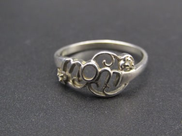 Vintage Sterling Silver "Mom" Ring, Size 7