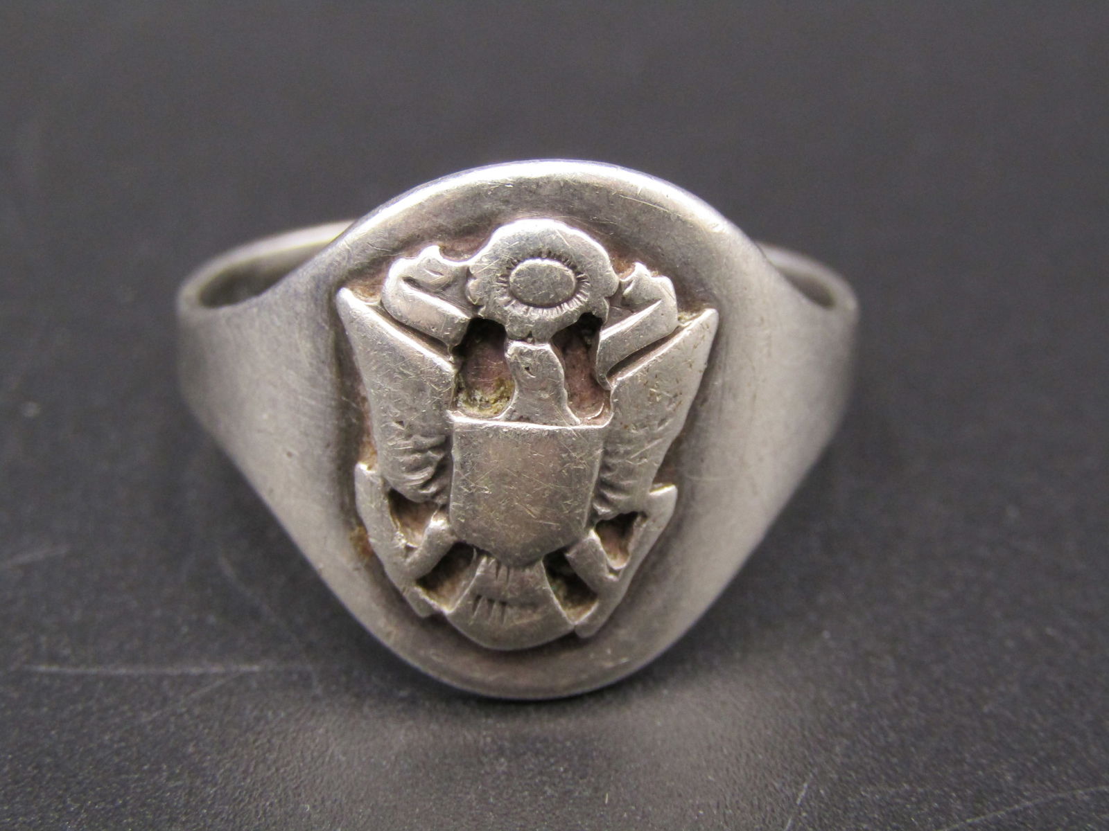 Vintage US Military Signet Ring, WWII Era, Size 13.5 (1 of 4)