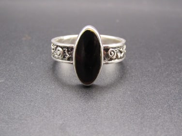 Vintage Sterling Silver Blaxk Onyx Design Band Ring, Size 9