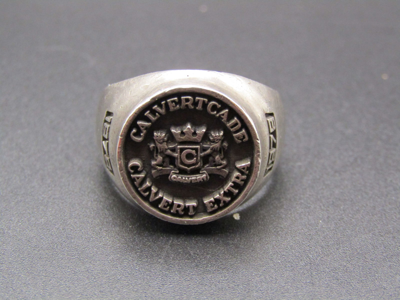 1975 Calvertcade Class Ring, Sterling Silver, 16.64 Grams, Size 10 (1 of 4)