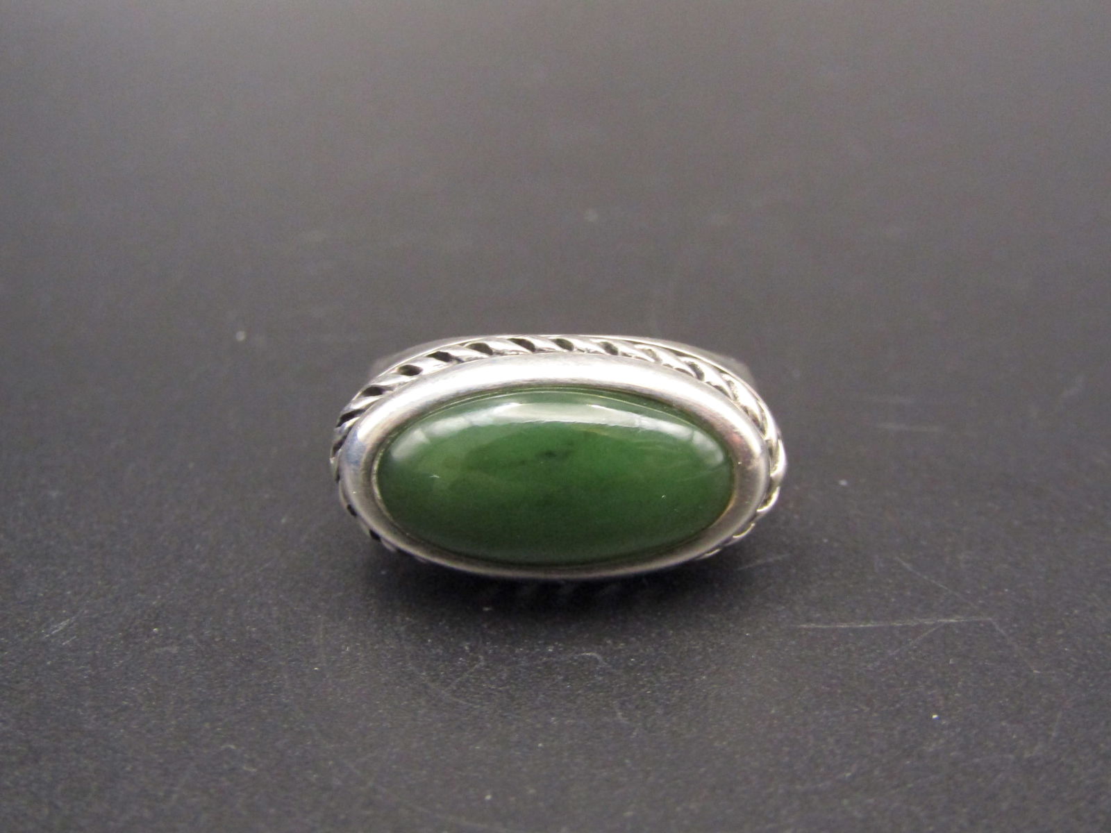 Vintage Sterling Silver, Green Jade Ring, Size 9 (1 of 4)