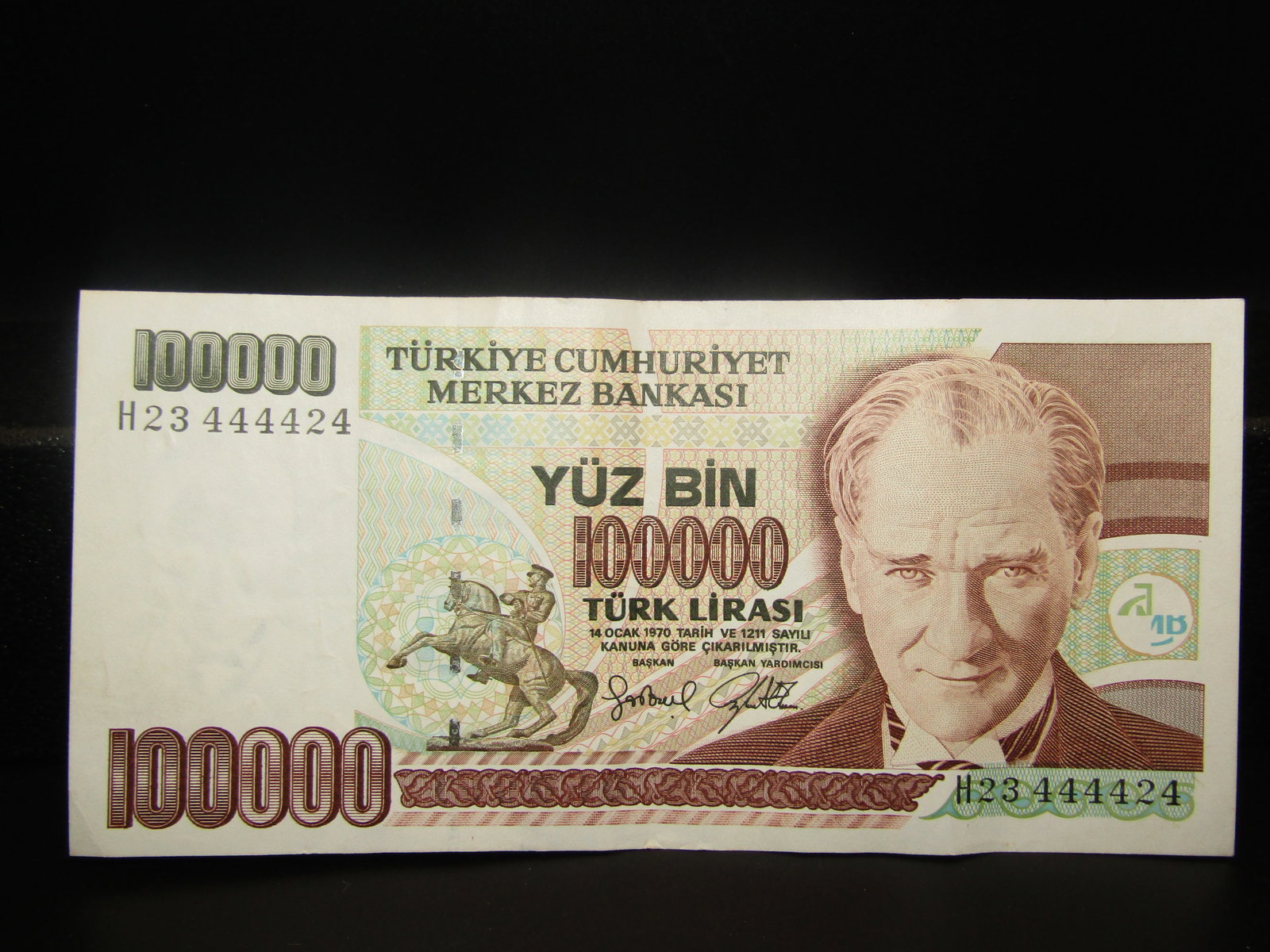 1970 Turkey 100000 Bank Note. Features Ataturk - the 1st Pres. Of Tukey (1 of 2)
