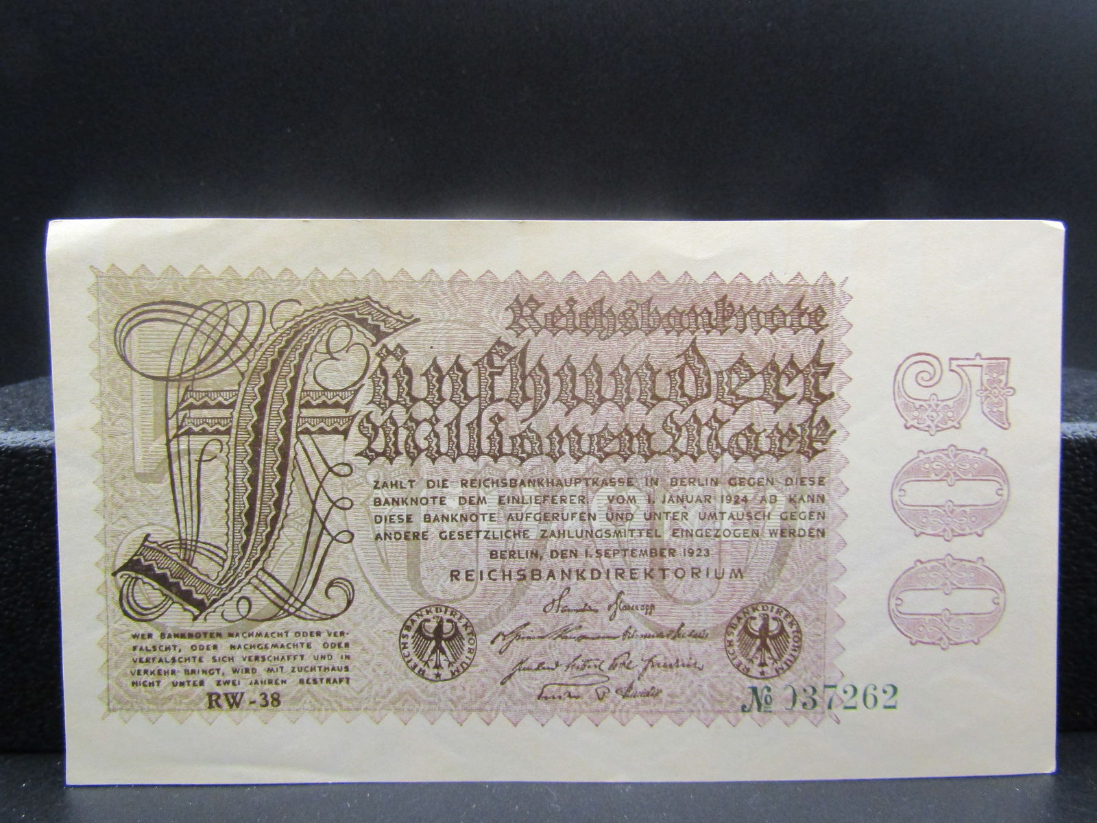 1924 German 500 Reichs banknote , GEM CRISP UNC. Tough Post WWI Currency (1 of 2)