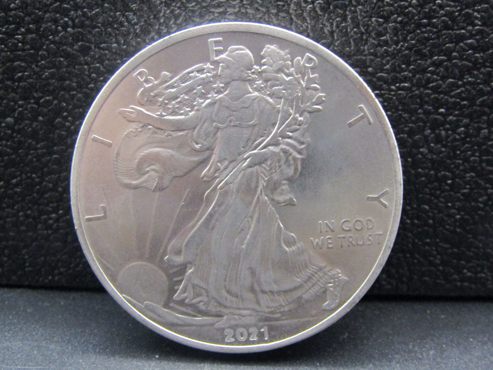 1 Ounce-.999 Pure Titanium, Liberty Round-BU, New (1 of 2)