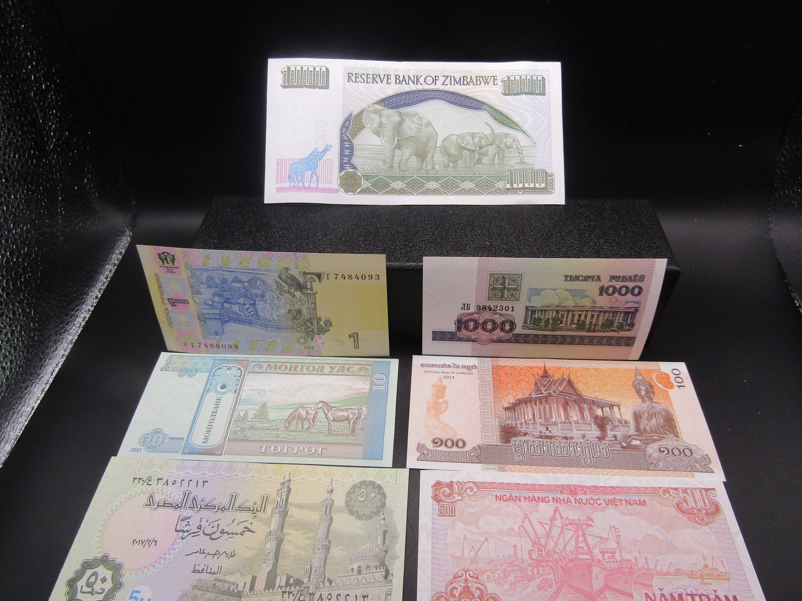 10 Foreign (Crisp/Unc) Notes, Great Art (1 of 3)