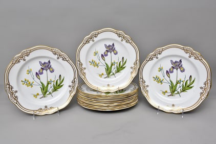 Set of 13 Spode Stafford Flowers Dinner Plates