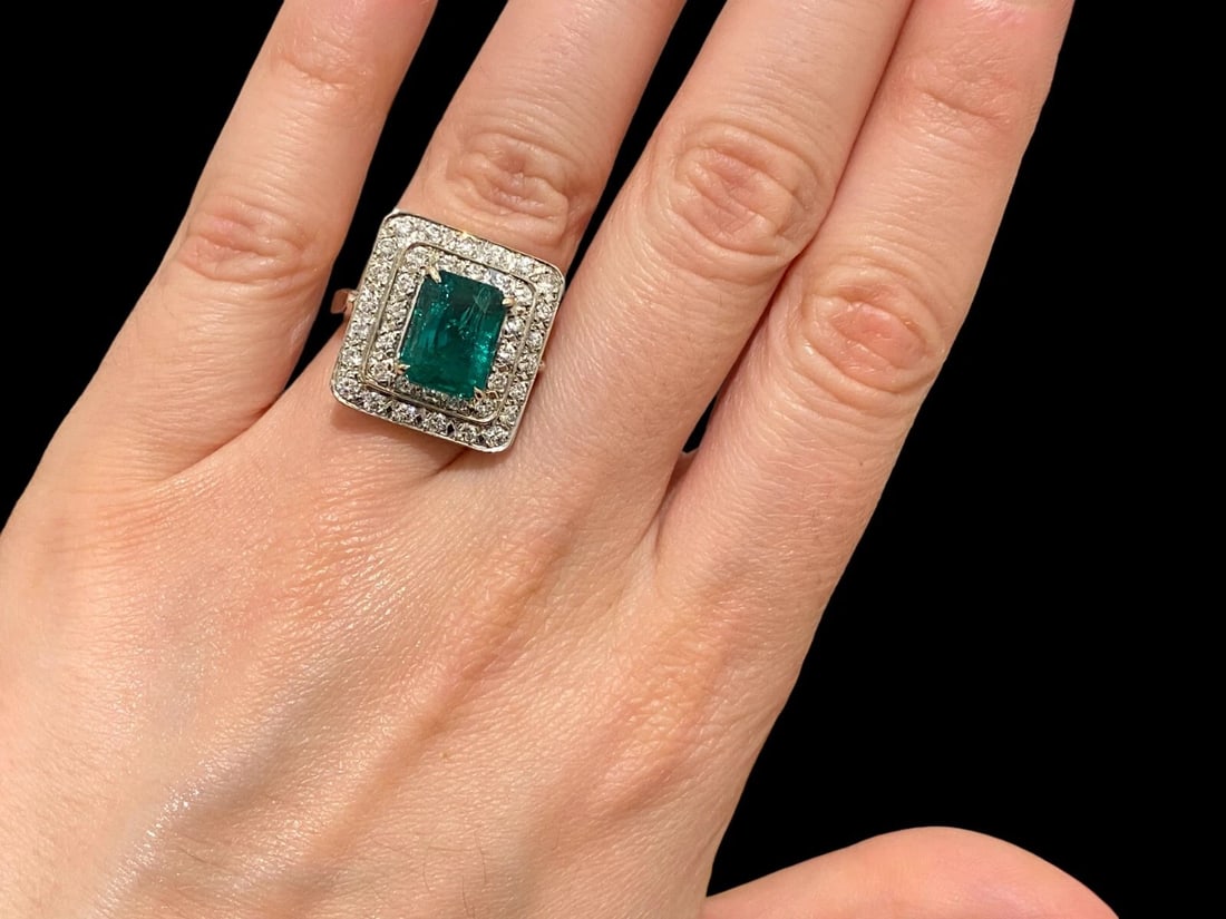 Magnificent Natural Fine Emerald & 2 cts Diamond 14k Gold Ring GIA Report: GIA report Number: 5234077616 (Please see the photo) Emerald Shape: Octagonal Cutting Style: Step-cut Treatment: Clarity Enhanced (F3) Stone Measurements: 10.88 x 8.16 x 5.72 mm Species: Natural Beryl