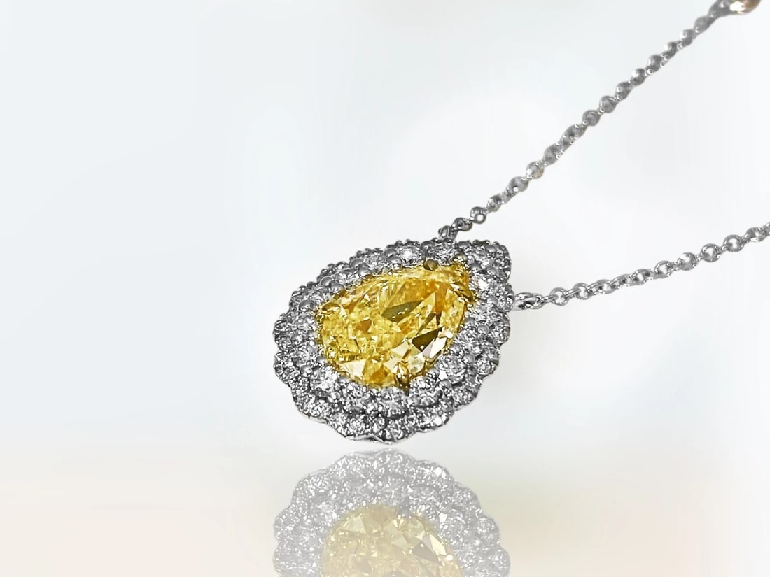 EFFY 18k White Gold Natural Yellow Pear-cut & Round Diamonds Pendant Necklace: EFFY 18k White Gold Natural Yellow Pear-cut and Round Diamond Section Pendant Necklace Brand: EFFY Item: Necklace Material: 18k White Gold. Main Stone: Yellow Pear-cut Diamond 2.40 Carat, VVS2 Clarity
