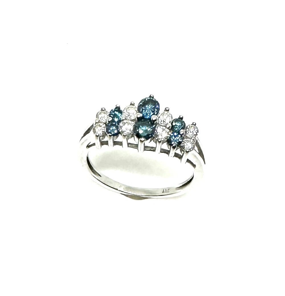 14k White Gold Ring w/ Approx. 1.0 ct Natural White & Blue Round Diamonds, Sz.7: Gorgeous 14k White Gold Ring w/ Approx. 1.0 ct Natural White & Blue Round Diamonds Item: Cocktail Ring Metal: 14K White Gold Ring Size: 7 Total weight: 2.6 grams Diamonds: Natural, Total 14 Round ston