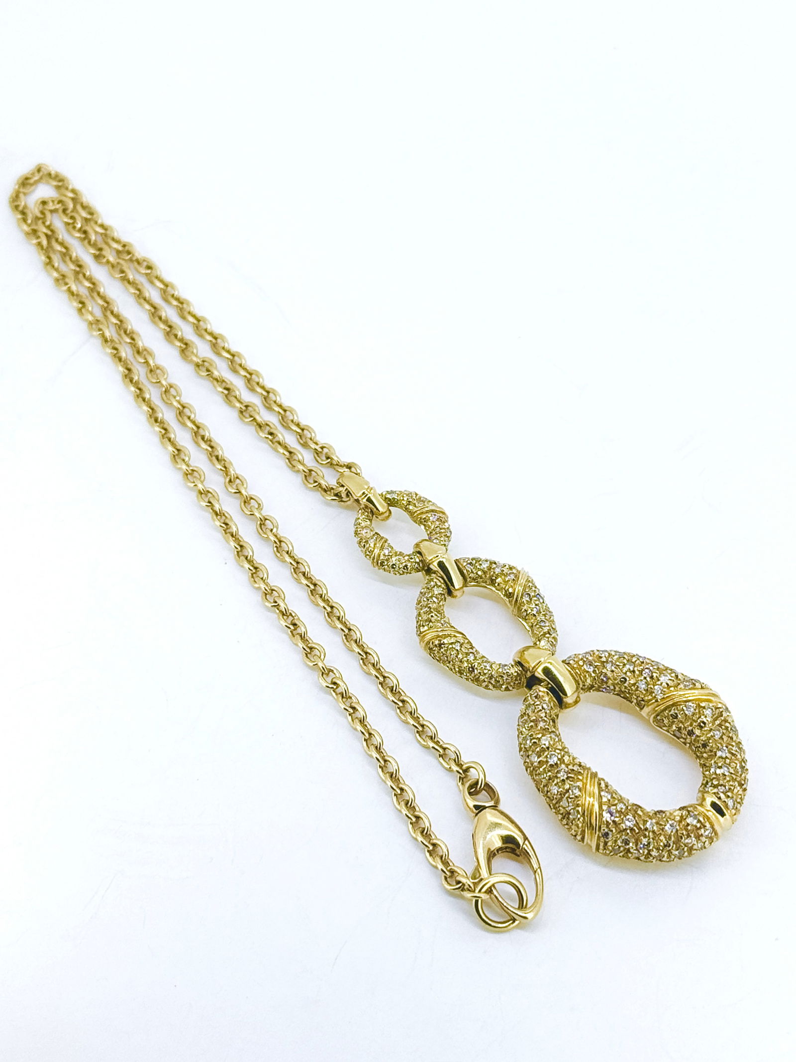 GUCCI Bamboo 18k Yellow Gold and Diamond Drop Link Pendant Necklace: Condition: Like New Brand: GUCCI Material: 18k Yellow Gold Jewel: 277 Round-brilliant-cut Diamond. Necklace Length: 14" Inch. Hallmark: " GUCCI" " MADE IN ITALY" Weight: 34 grams.