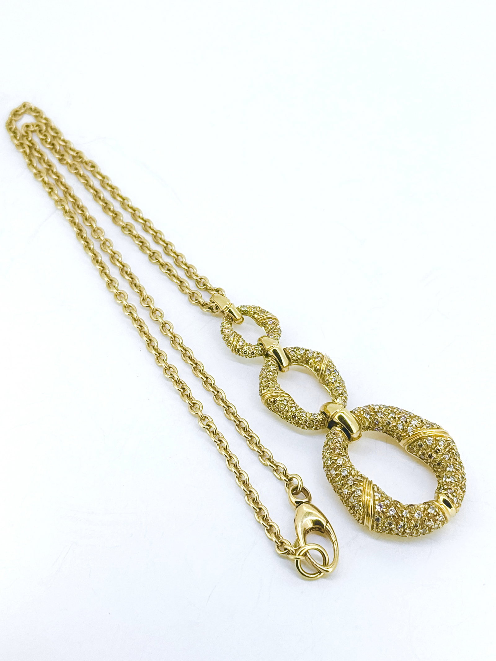 GUCCI Bamboo 18k Yellow Gold and Diamond Drop Link Pendant Necklace: Condition: Like New Brand: GUCCI Material: 18k Yellow Gold Jewel: 277 Round-brilliant-cut Diamond. Necklace Length: 14" Inch. Hallmark: " GUCCI" " MADE IN ITALY" Weight: 34 grams.