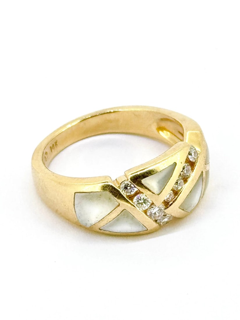 Kabana 14K Yellow Gold Mother of Pearl Inlay & Round Diamonds Ring Sz 6.5 (#151): Kabana 14K Yellow Gold Mother of Pearl Inlay & Round Diamonds Ring Item: Ring / Band Brand: Kabana. Material: 14K Yellow Gold. Gemstone: Mother of Pearl and Diamonds. Diamond Count: 8 Round Brilliant 