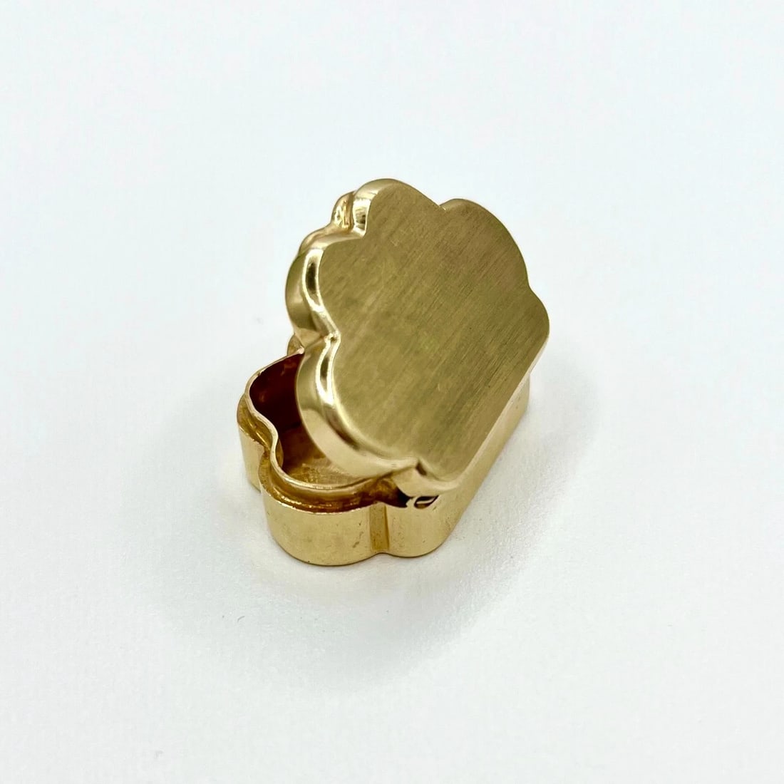 Vintage Art Deco Cartier 14K Yellow Gold Flower Shaped Pill Box (1 of 5)