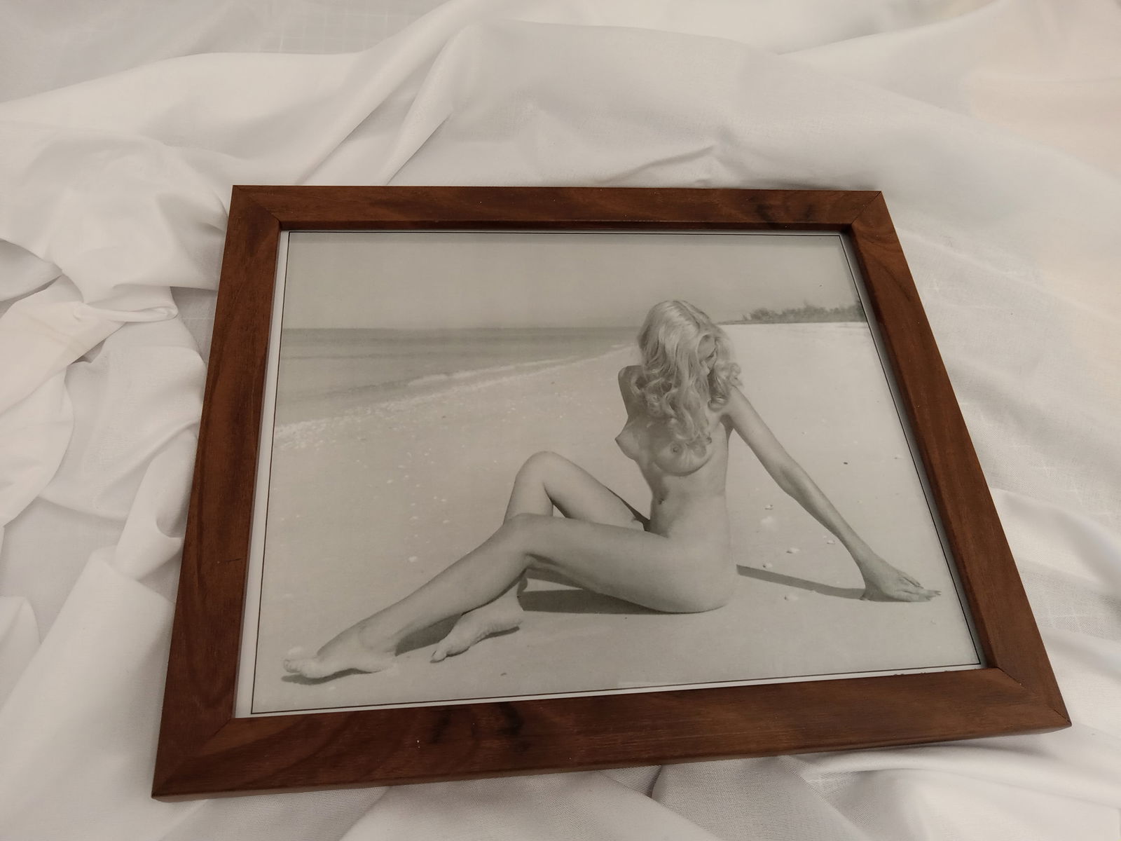 Dottie Sykes Vintage Pinup, Bunny Yeager Framed: Vintage pinup Dottie Sykes photo print by Bunny Yeager, framed. Image measures 8x10