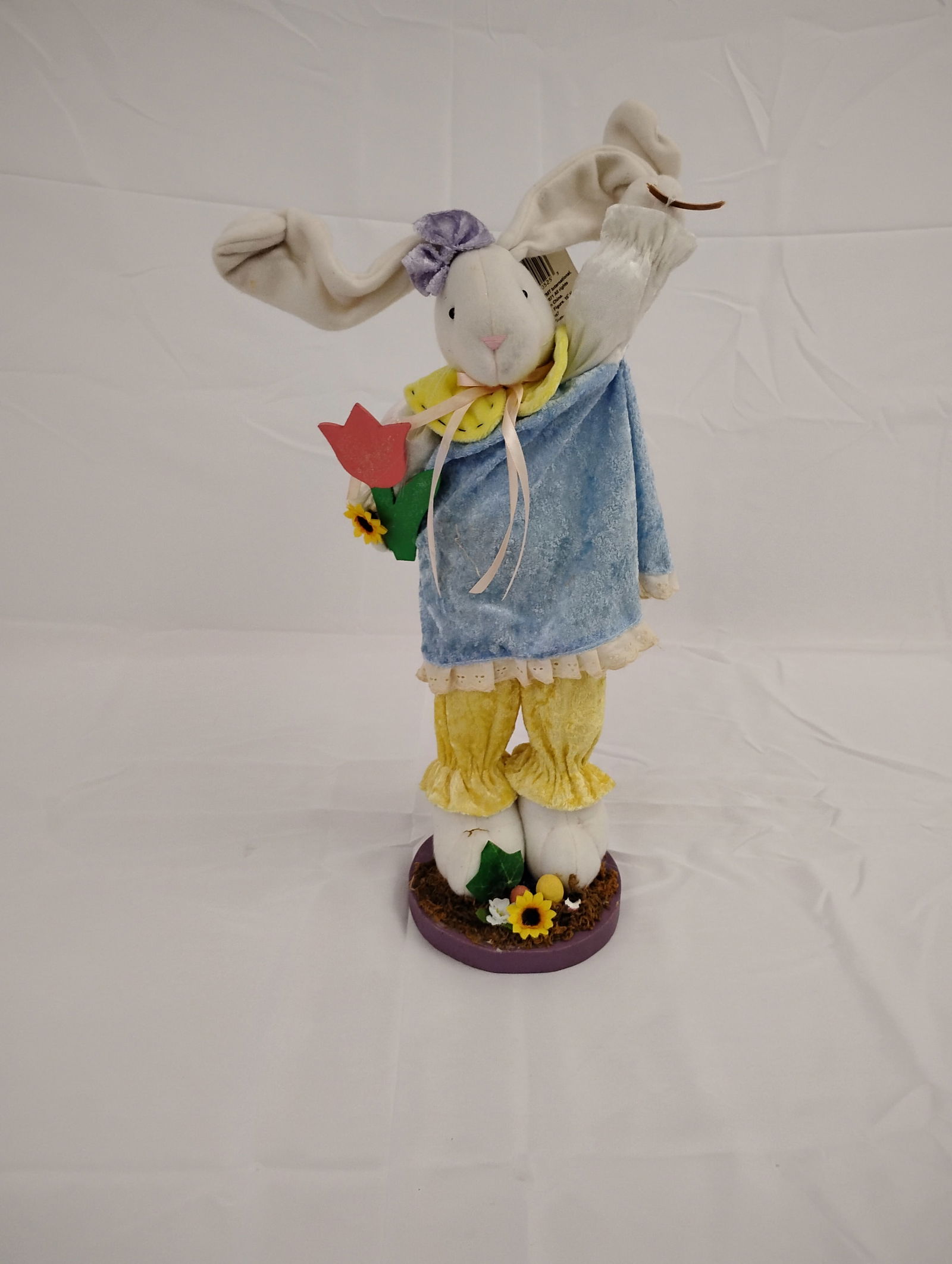 EASTER BUNNY ORNAMENT: EASTER BUNNY ORNAMENT