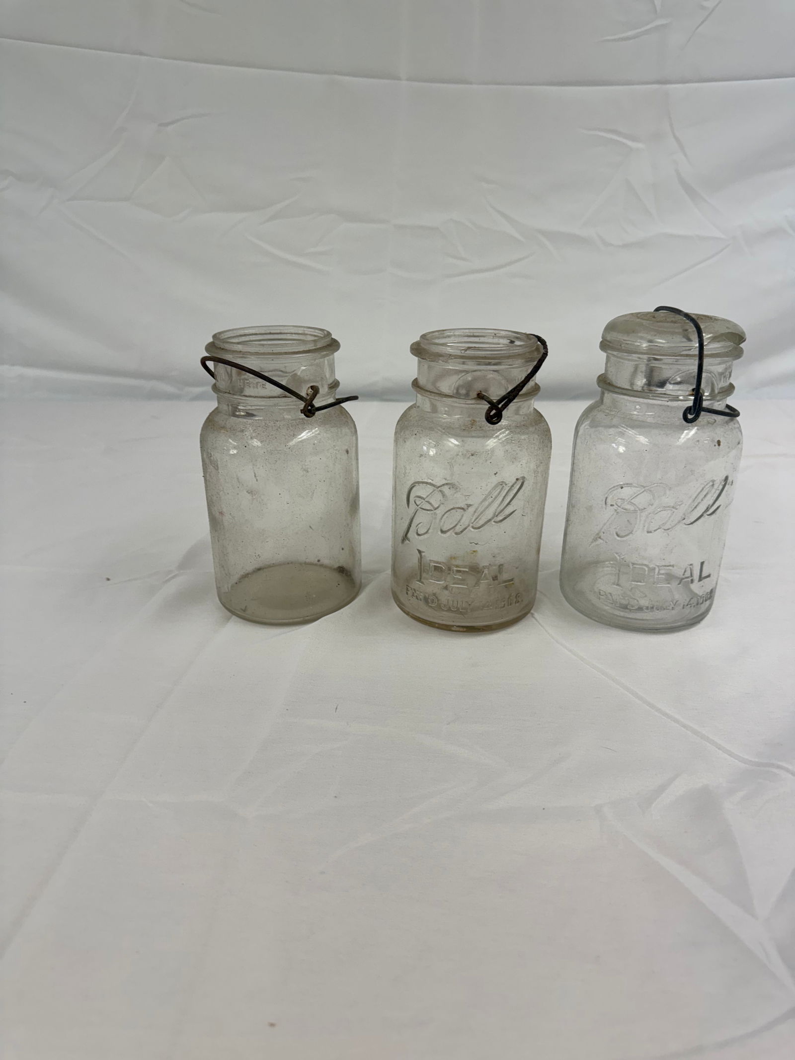Antique Ball Mason Jars Set of 3: 3 Ball Mason Jars- 1 lid, others missing lid. Antique. Pint size jars.