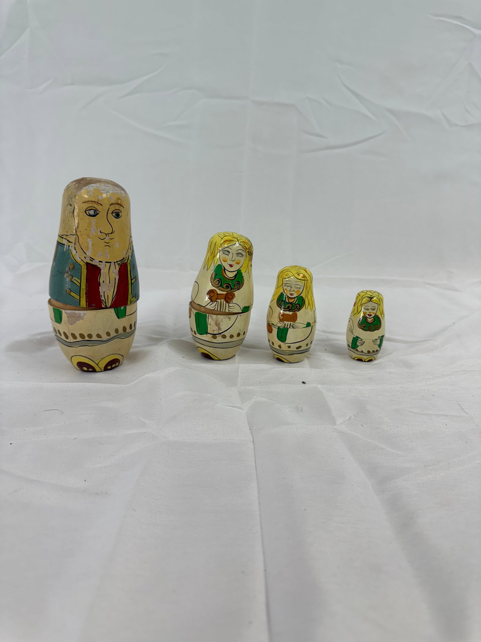 Russian Nesting Dolls Set of 2 (1 of 3)