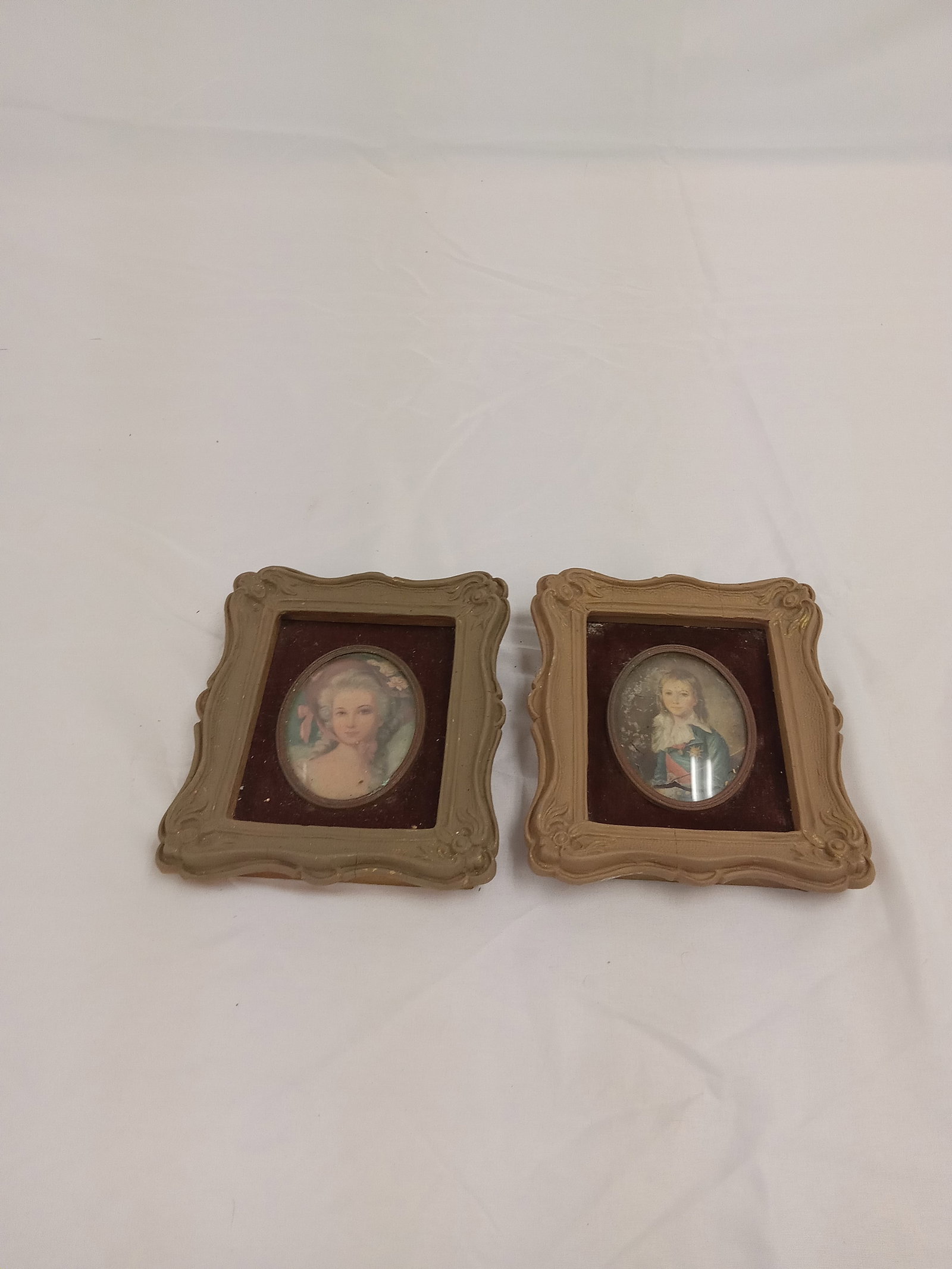 Two Small Antique Picture Frames (1 of 2)