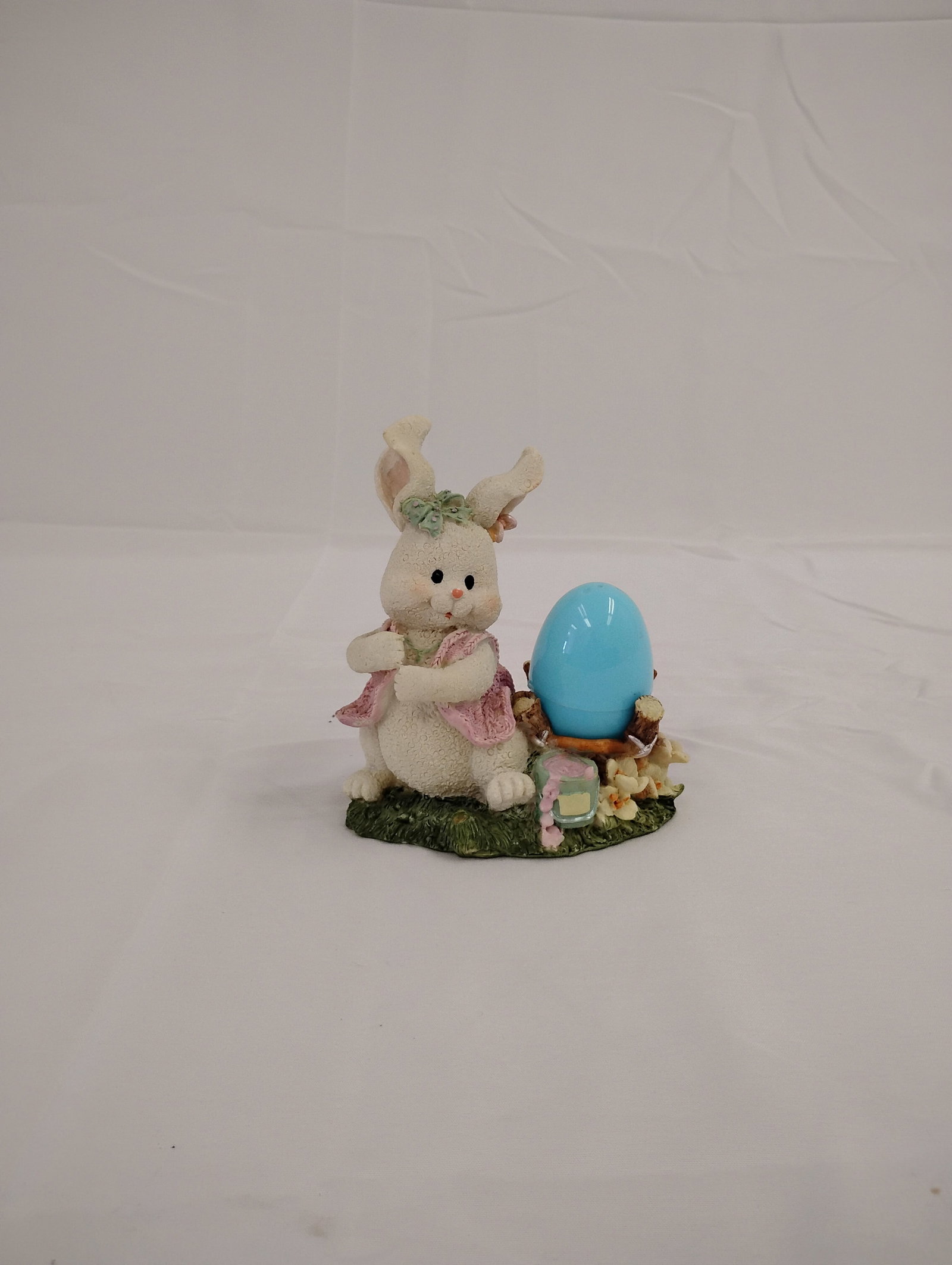 CERAMIC EASTER DISPLAY: CERAMIC EASTER DISPLAY These are part of the estate sale and we do not have a COA. All lots offered in our auctions are sold strictly on an "AS IS" basis. Any descriptions regarding an item’s condit