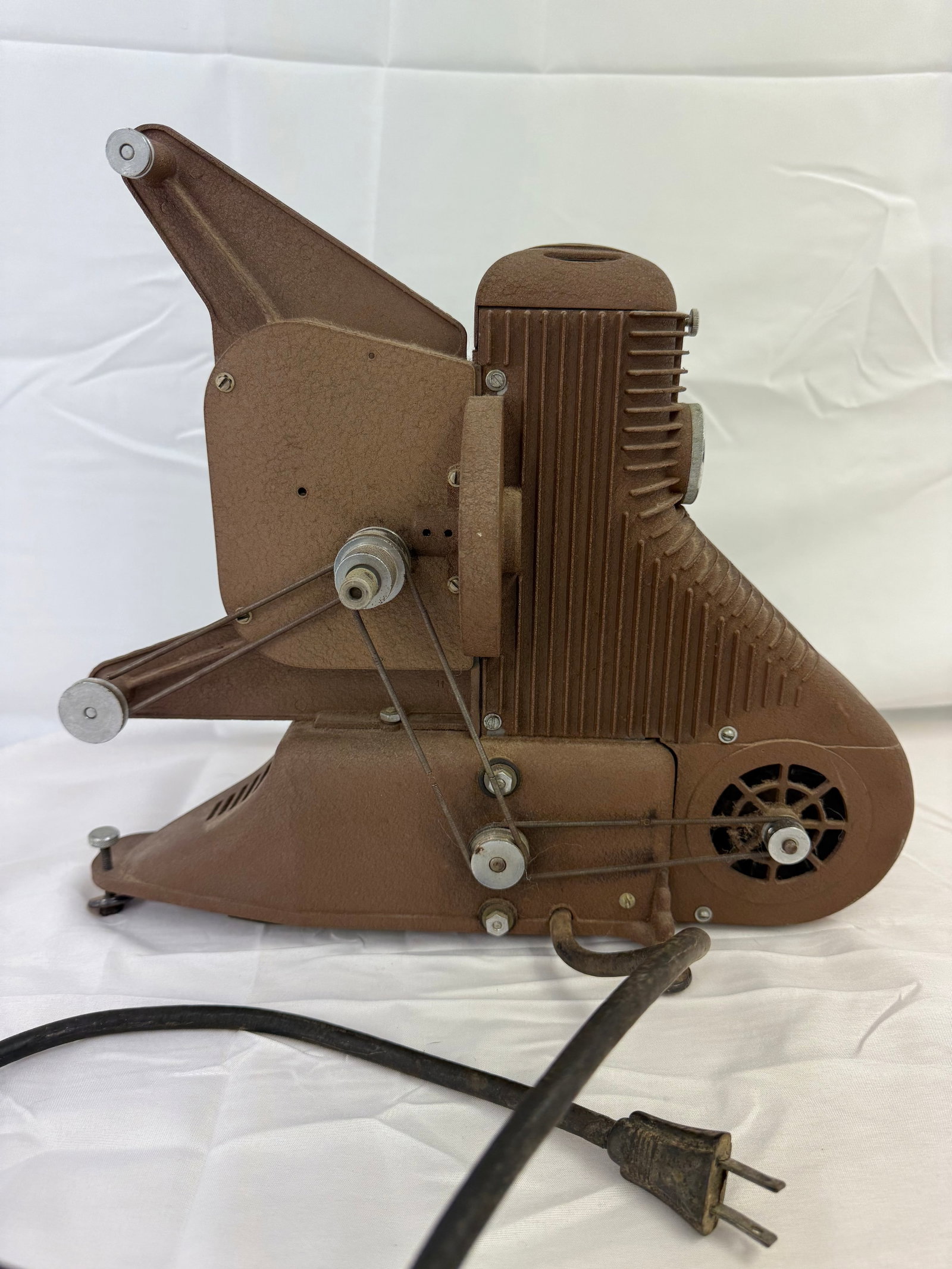 Vintage Universal Camera Corp Projector: Vintage Movie Projector 8mm Model PC-500 These are part of the estate sale and we do not have a COA. All lots offered in our auctions are sold strictly on an "AS IS" basis. Any descriptions regarding 