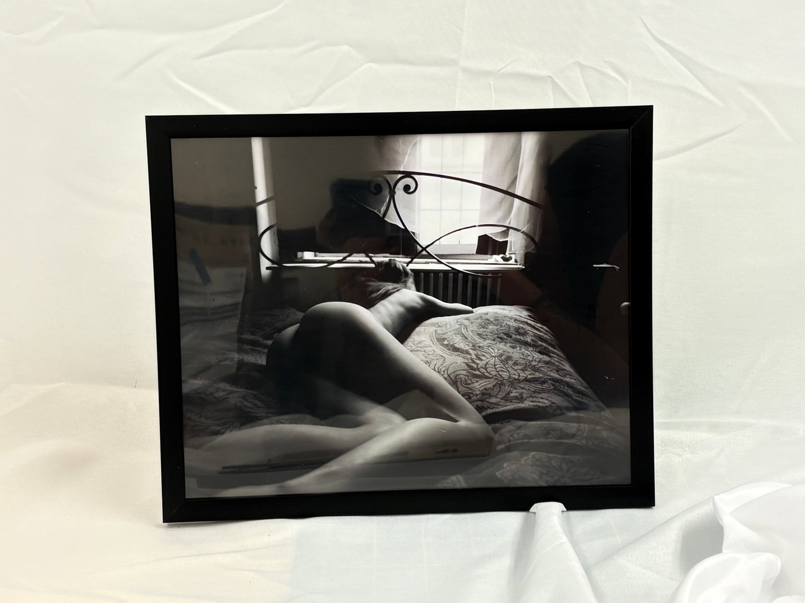 Pascal Baetens, Tasteful Nudes, Photo print: Pascal Baetens, Tasteful Nudes, Photo print, measures 8 X 10 in.These are part of the estate sale and we do not have a COA. All lots offered in our auctions are sold strictly on an "AS IS" basis. Any