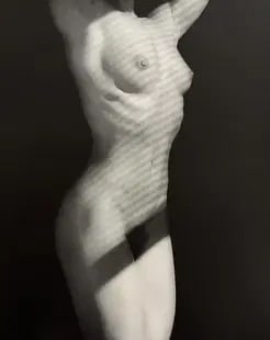 Robert Mapplethorpe "Vibert's Back, 1984" Photo Print: Robert Mapplethorpe's "Vibert's Back, 1984" Photo Print. photoprint on kodak photopaper, framed, Measures 7x7 These are part of the estate sale and we do not have a COA. All lots offered in our auctio
