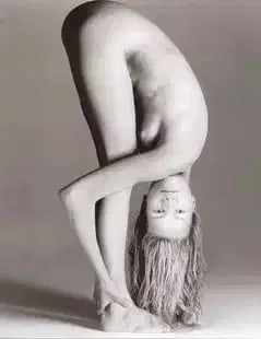 Richard Avedon "Anna Klevhag" Print: Richard Avedon "Anna Klevhag" Print. Photoprint on kodak photopaper, framed, Measures 8 x 10 inches These are part of the estate sale and we do not have a COA. All lots offered in our auctions are sol