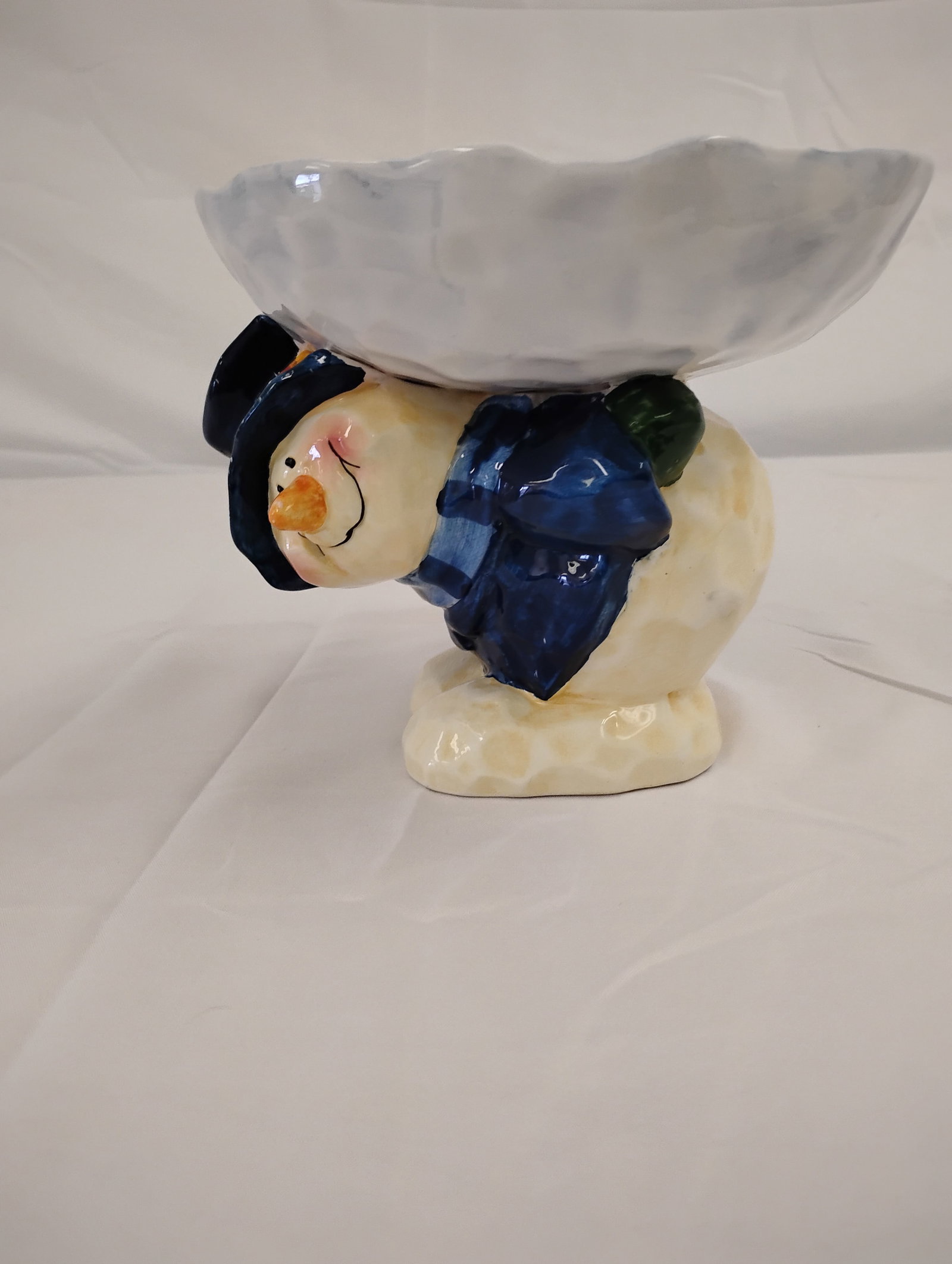 Decorative Snow Man Bowl: Snowman holding a bowl on his back. Vintage decorative antique. These are part of the estate sale and we do not have a COA. All lots offered in our auctions are sold strictly on an "AS IS" basis. Any 