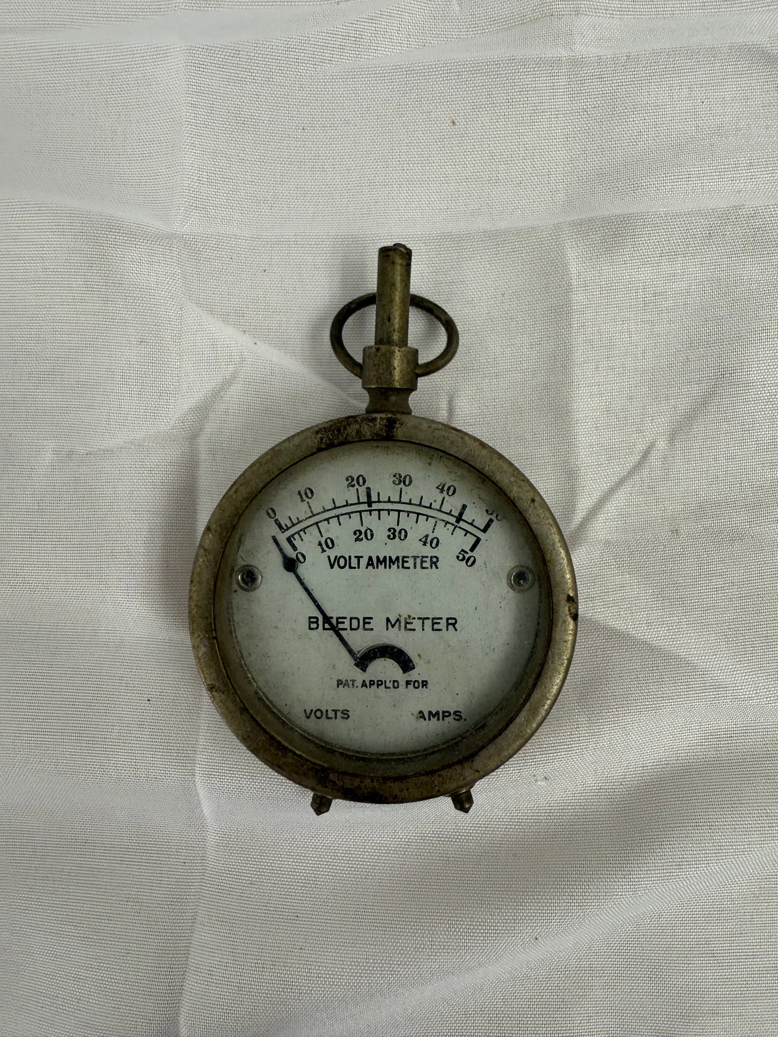 Antique Beede Meter Voltameter: Beede Meter Volltameter antique. Unknown time period.These are part of the estate sale and we do not have a COA. All lots offered in our auctions are sold strictly on an "AS IS" basis. Any description