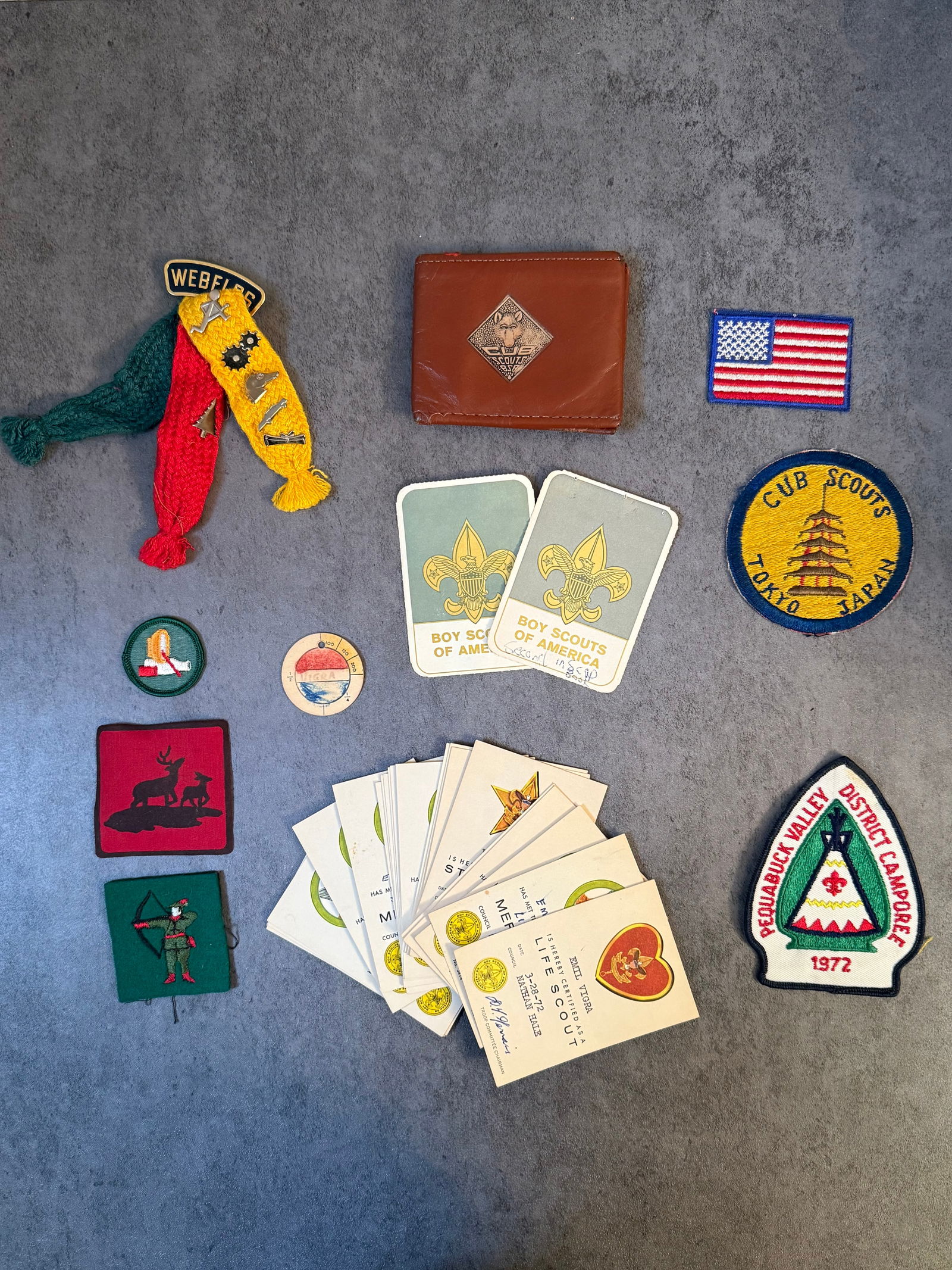 Vintage Boy Scouts of America Memorabilia Group with Certificates, Badges & Insignia (1 of 4)