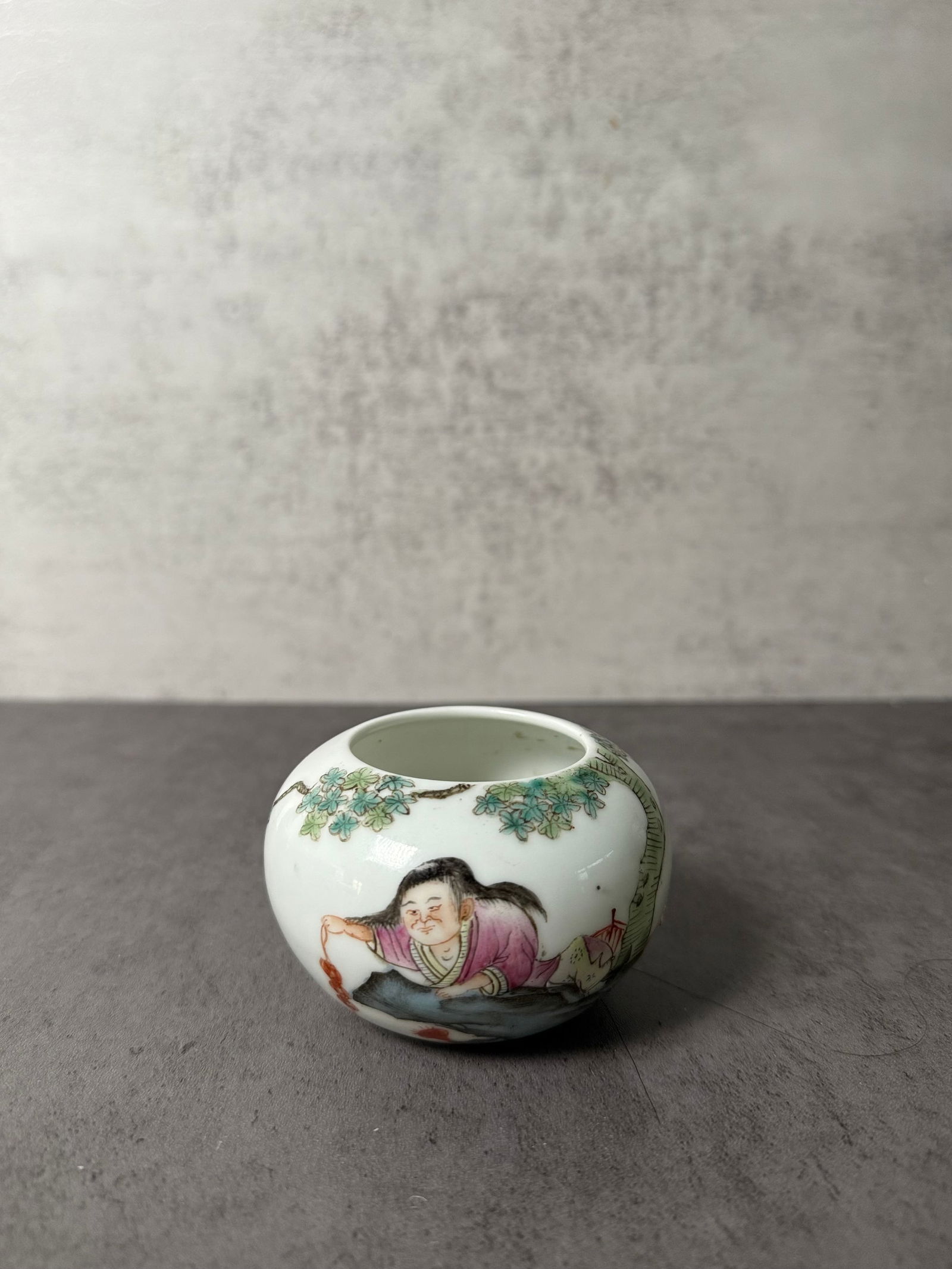 Chinese Famille Rose Porcelain Brush Washer with Figure Decoration, Qianlong Mark (1 of 3)