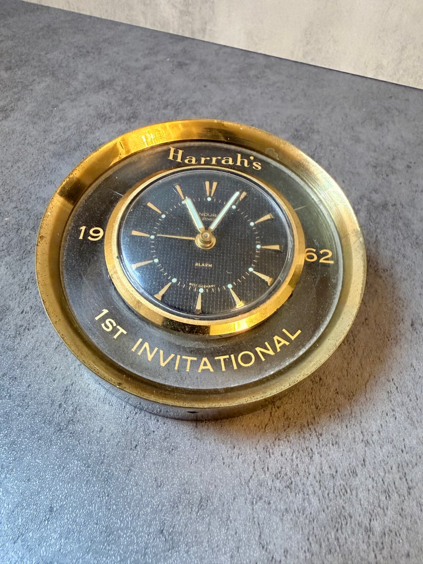 Vintage 1962 Harrah's 1st Invitational Desk Clock - Lucite and Brass, Casino Collectible: A unique vintage commemorative desk clock from Harrah's Casino's 1st Invitational tournament in 1962. This distinctive piece features a modernist design with a circular lucite (acrylic) case
