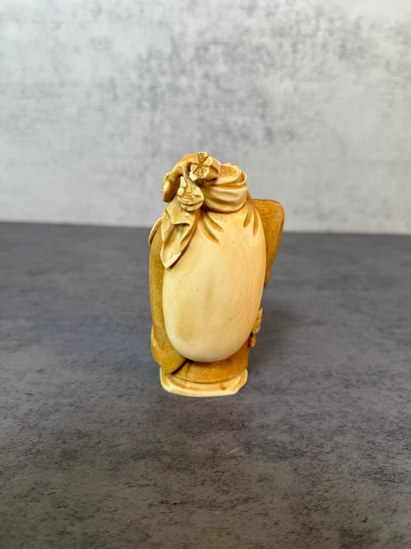 Japanese Carved Netsuke Figure of Hotei - 2