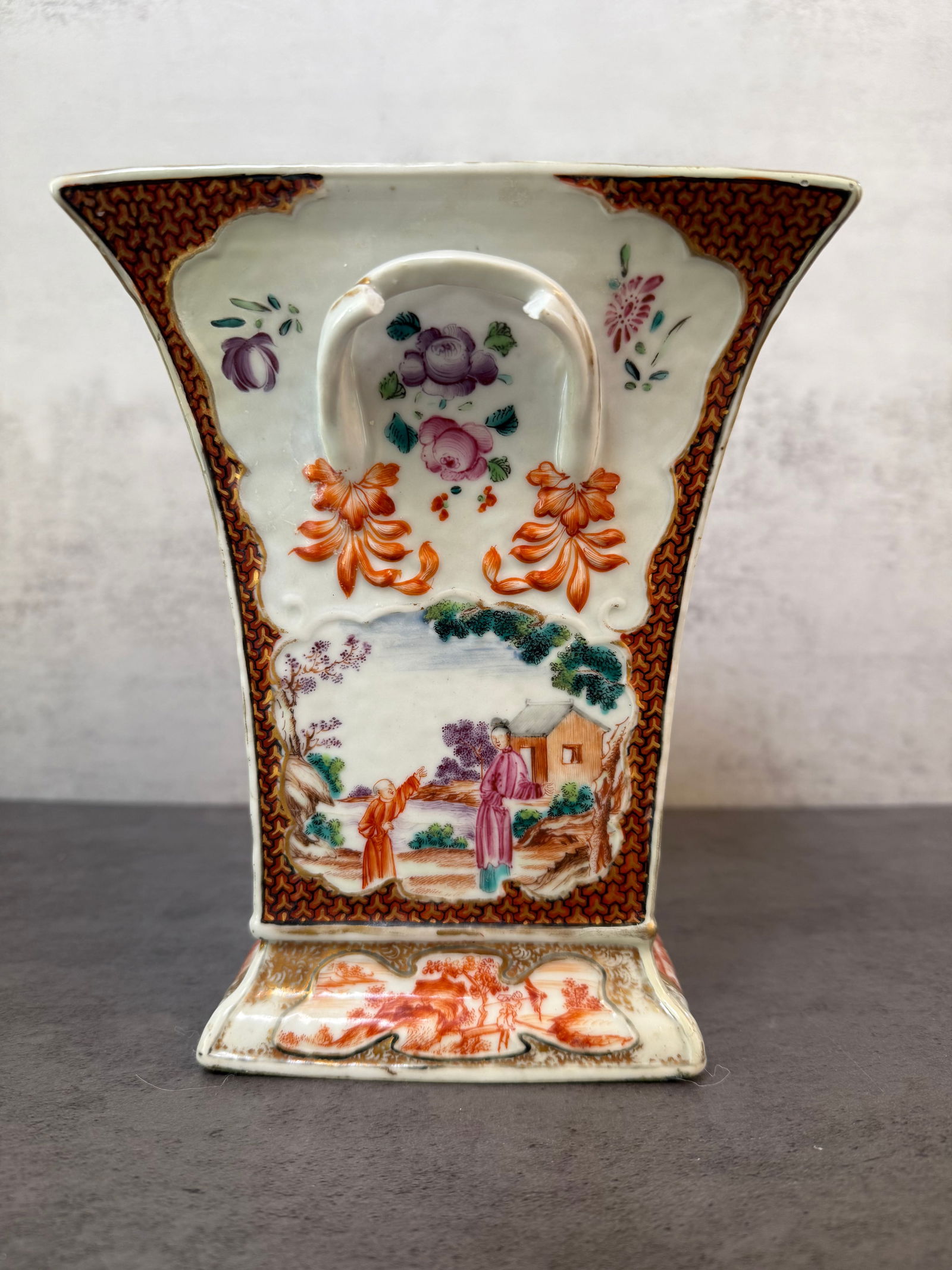 Chinese Famille Rose Export Porcelain Square Vase with Court Figure Decoration, 18th Century - 2