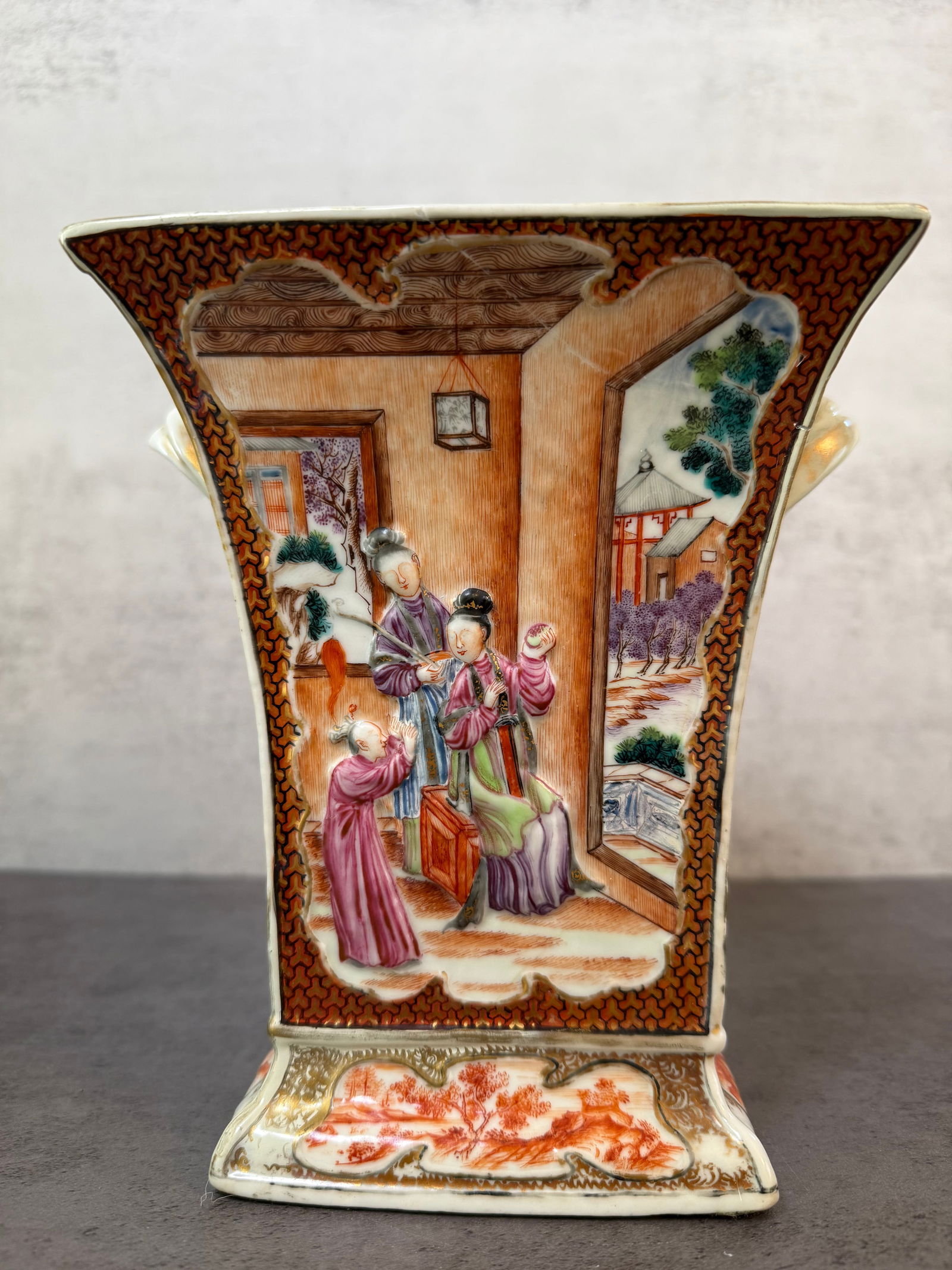Chinese Famille Rose Export Porcelain Square Vase with Court Figure Decoration, 18th Century - 3
