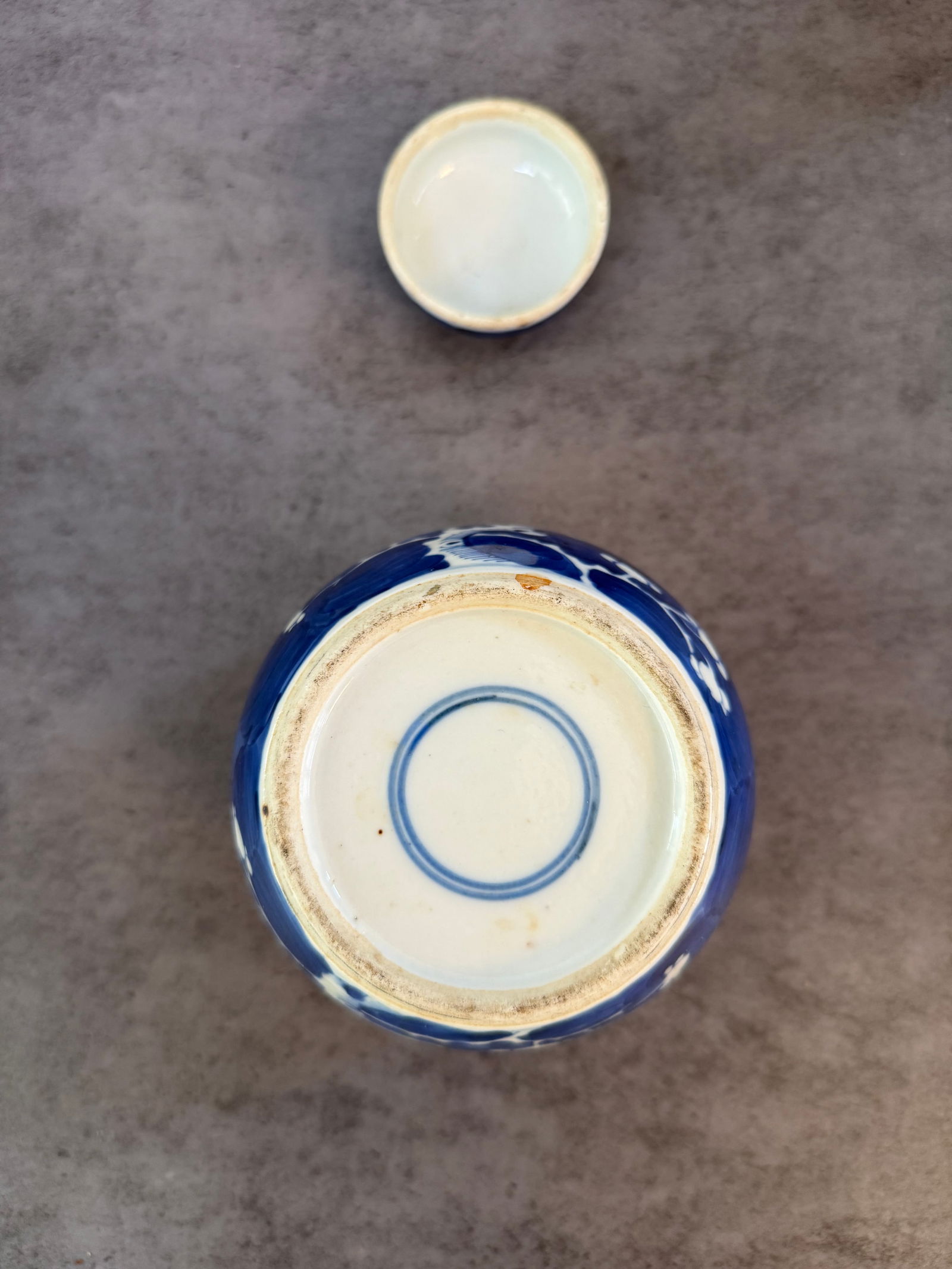 Chinese Blue and White Porcelain Ginger Jar and Cover with Prunus Decoration - 3