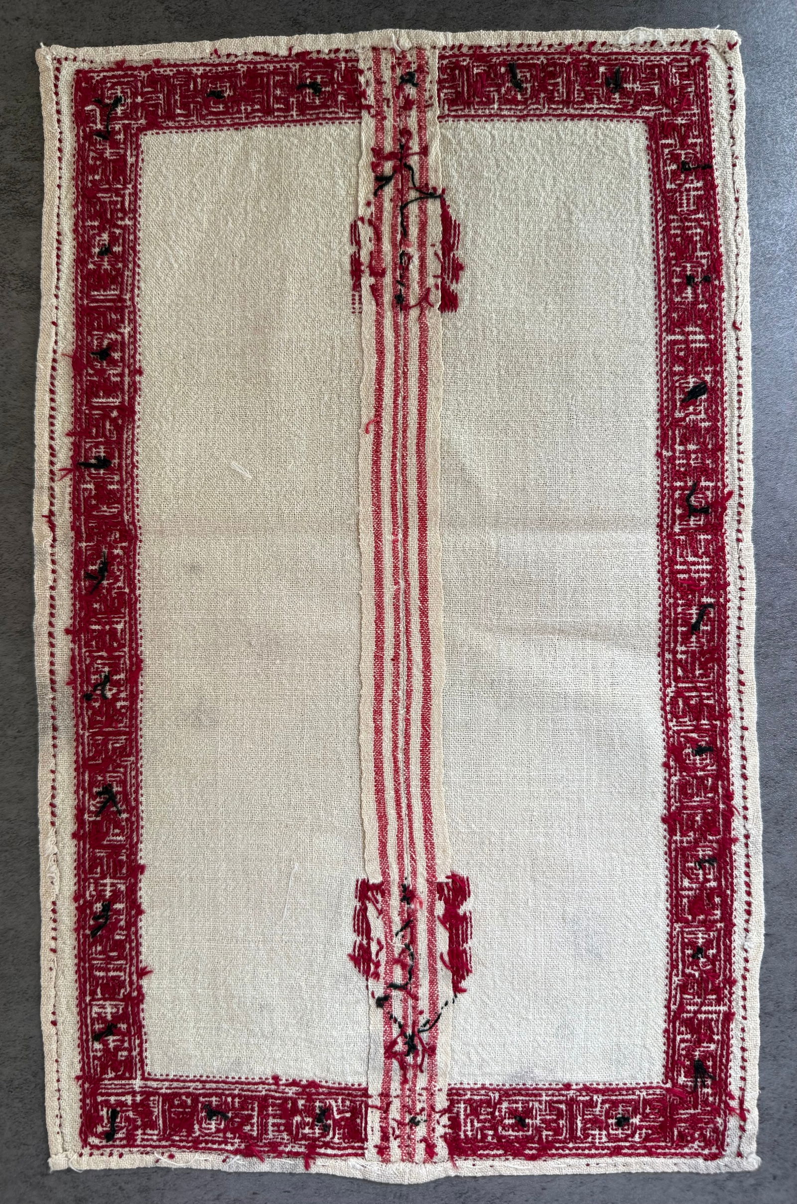Vintage Eastern European Folk Hand Embroidered Linen Table Mat, Red & Black, 16 x 10 in - 2