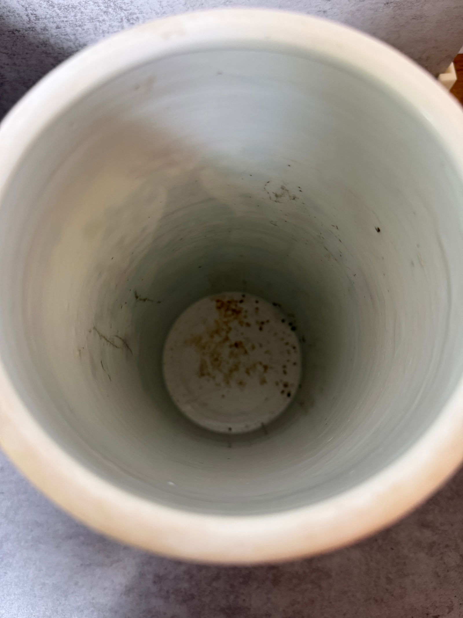 Two Chinese Famille Rose Porcelain Vessels Including Ginger Jar and Brush Pot - 4