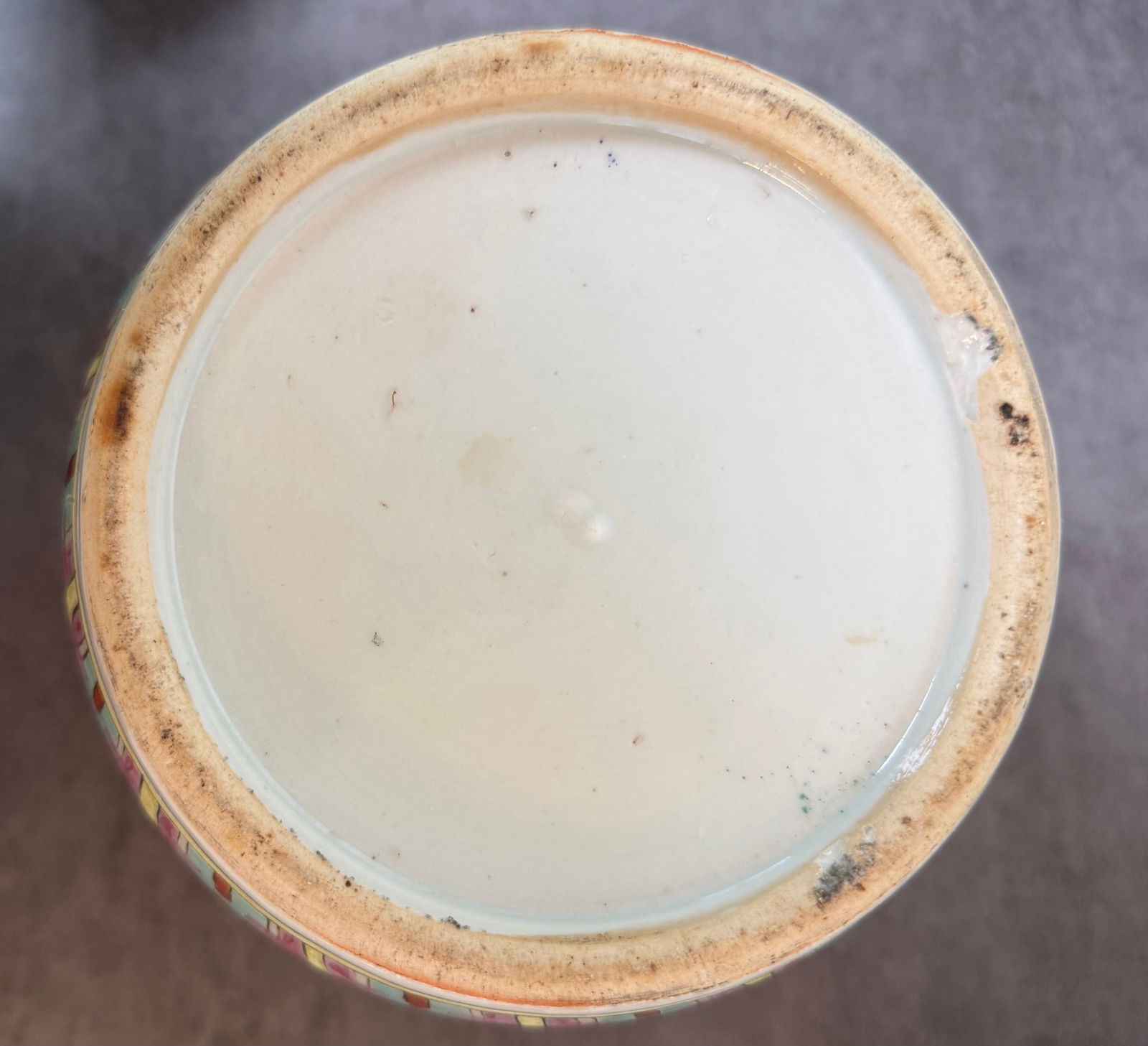 Two Chinese Famille Rose Porcelain Vessels Including Ginger Jar and Brush Pot - 6