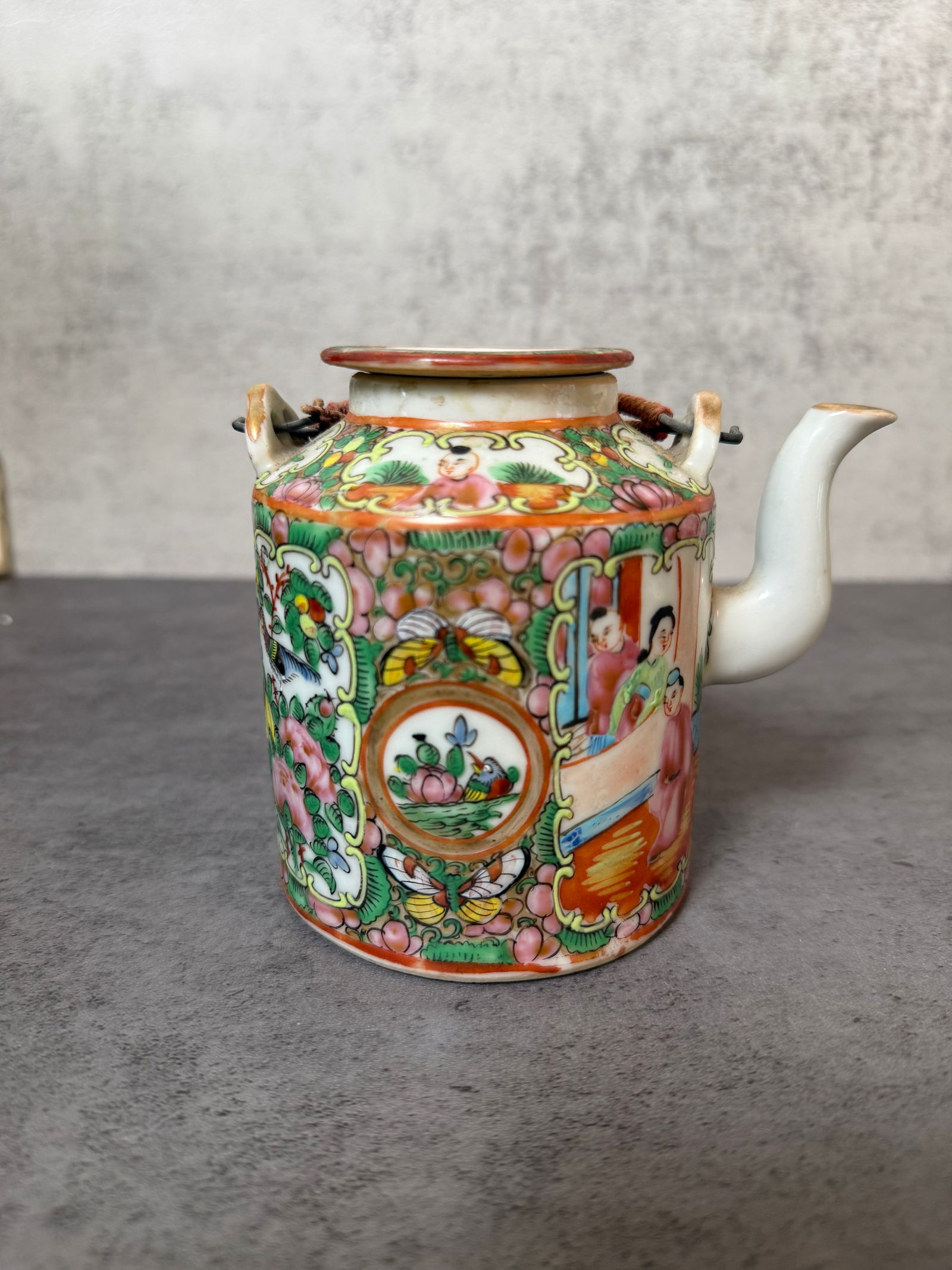 Small Chinese Famille Rose Miniature Tea Set, Teapot, Vase, Cups and Spoon, 20th Century - 4