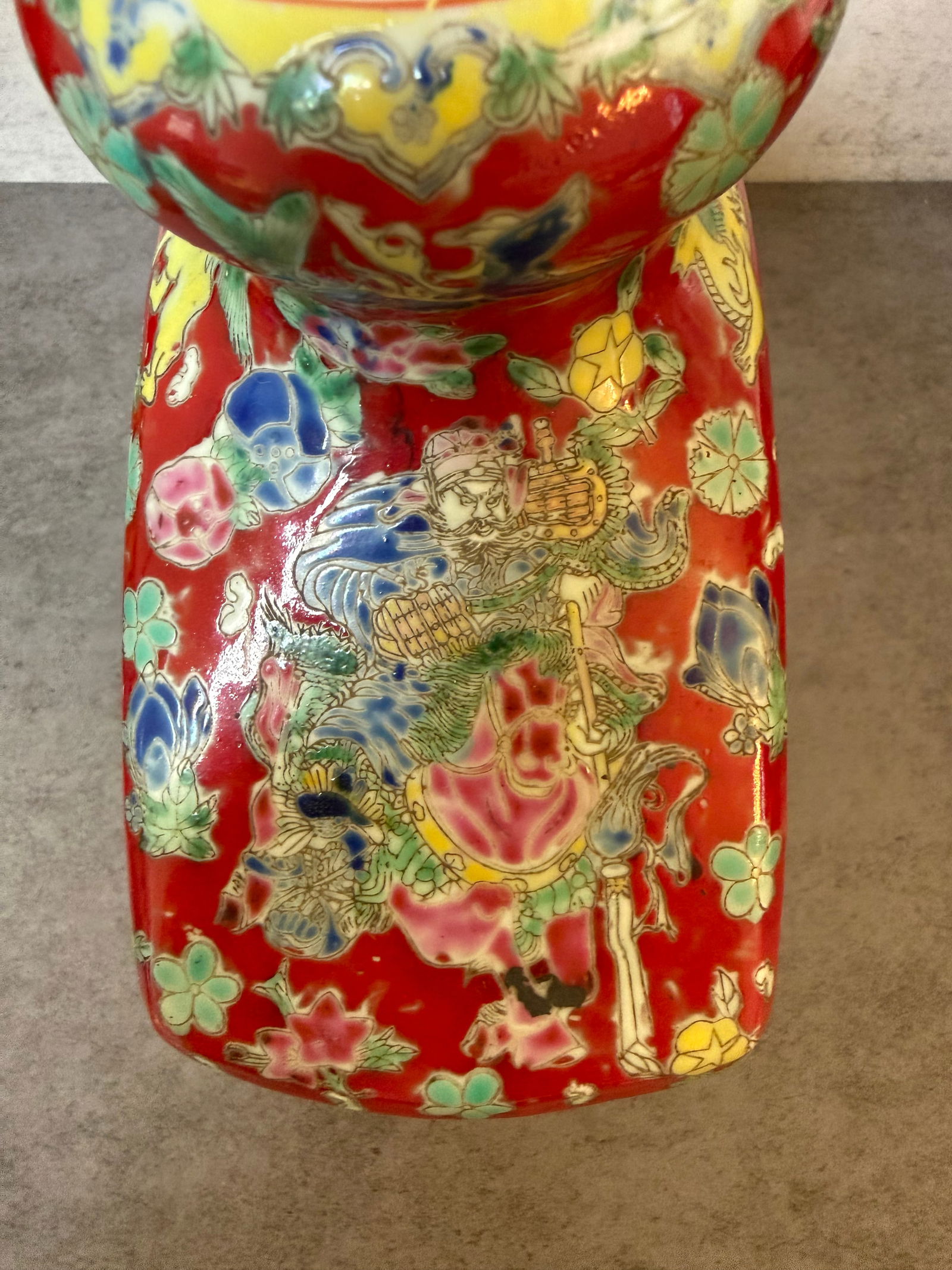 Chinese Famille Rose Deer Vase with Apocryphal Qianlong Mark, 20th Century - 4