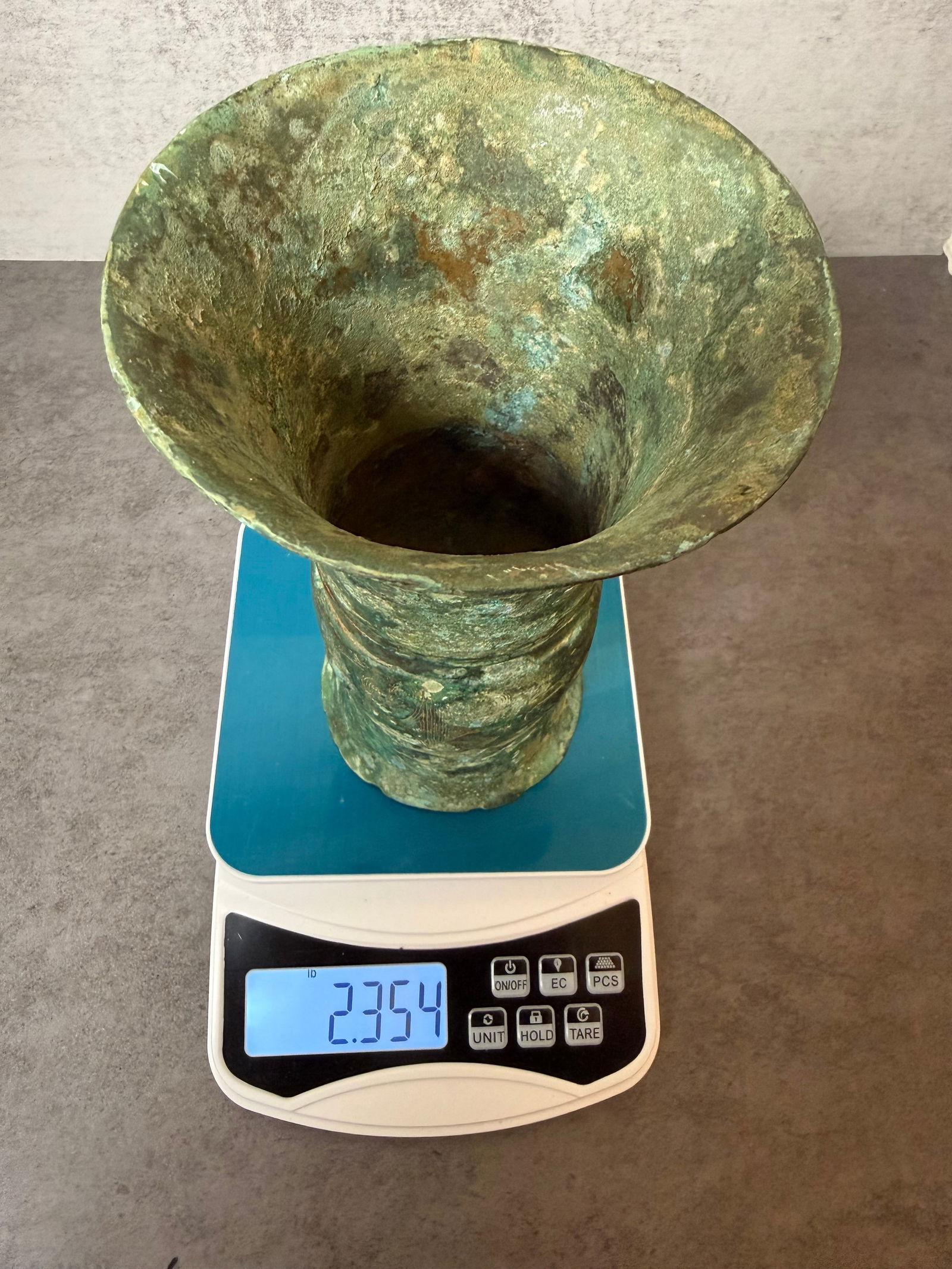 Chinese Archaistic Bronze Ritual Gu Vase - 8