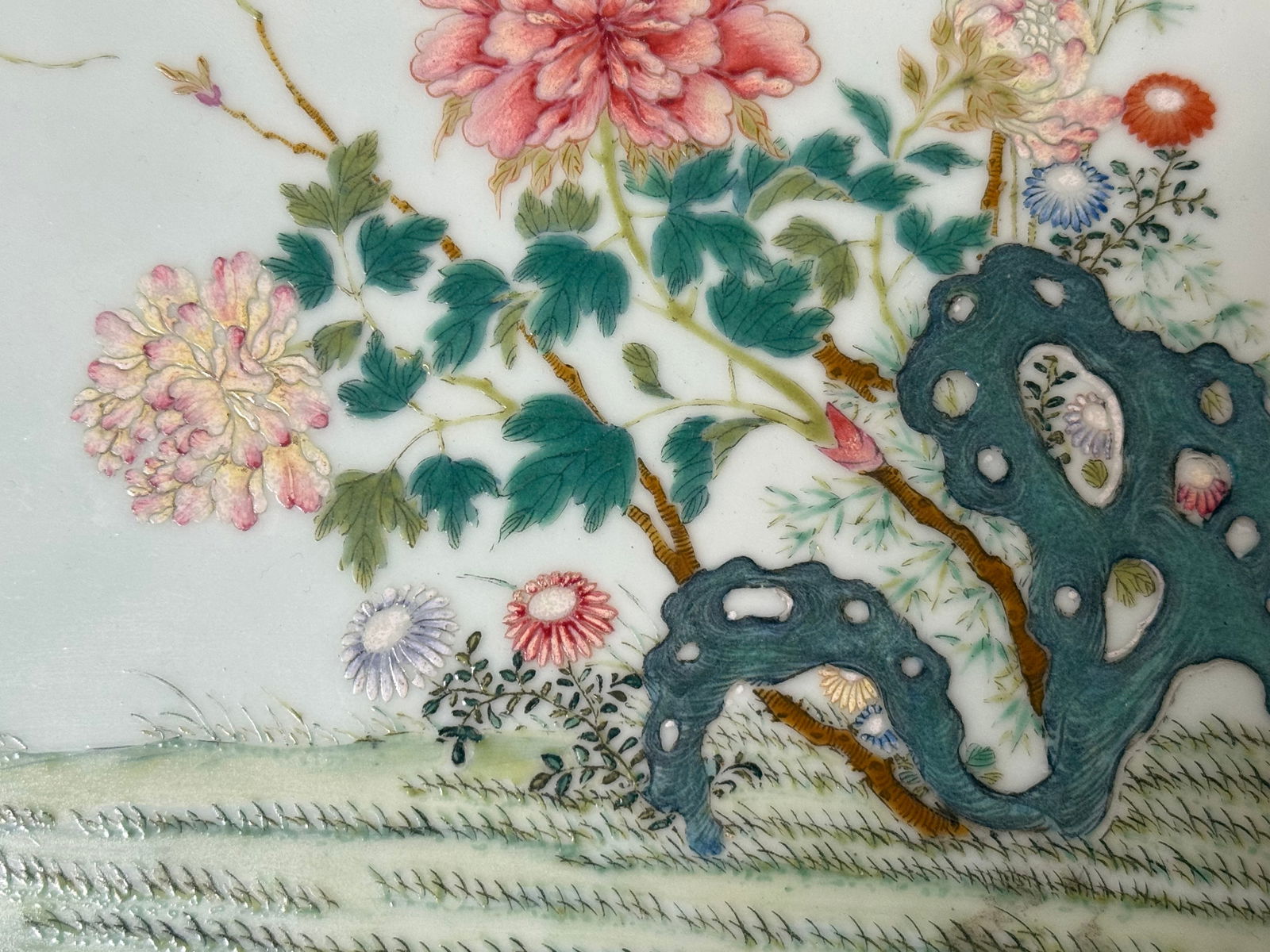 Chinese Late Qing Famille Rose Porcelain Plaque with Peonies, Bamboo and Scholar’s Rock, Framed - 5