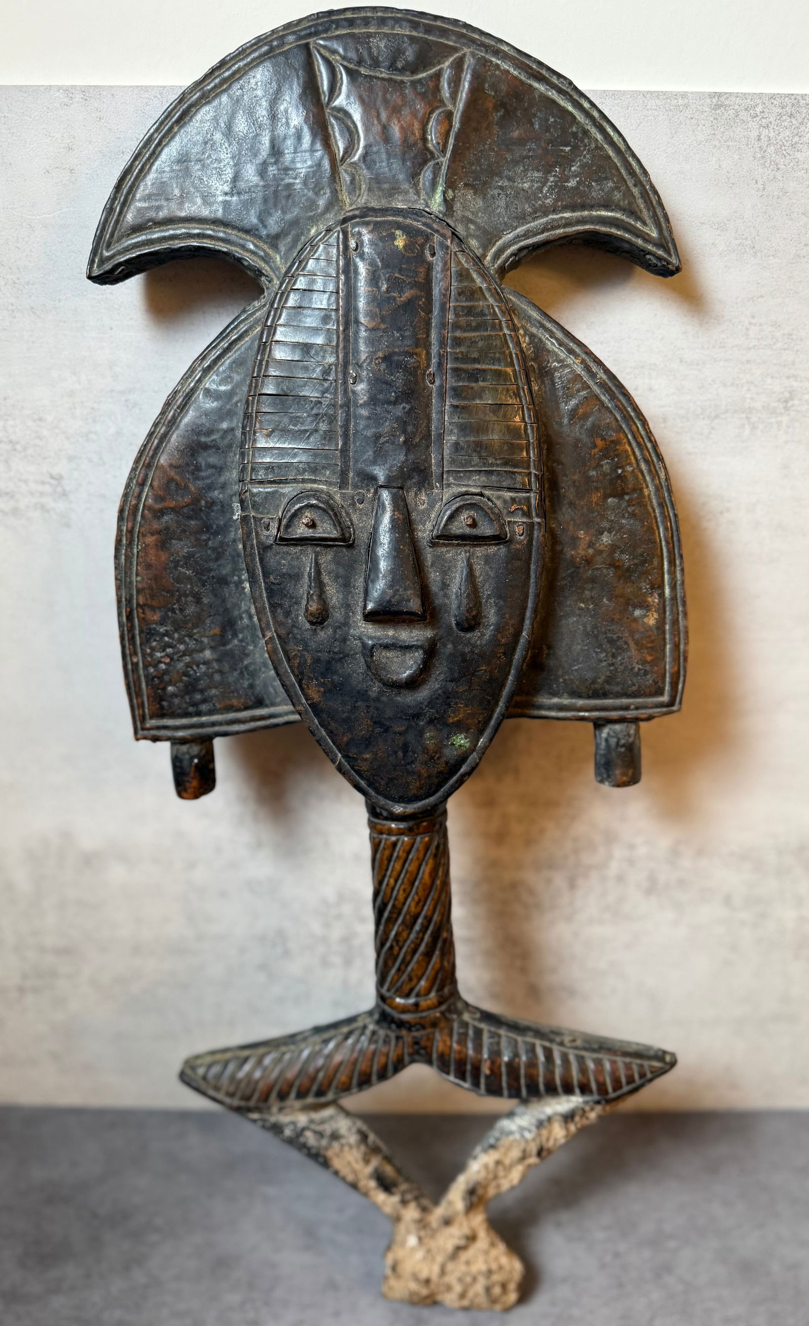 Antique African Kota Reliquary Figure (Mbulu Ngulu) Sculpture on Stand (1 of 5)