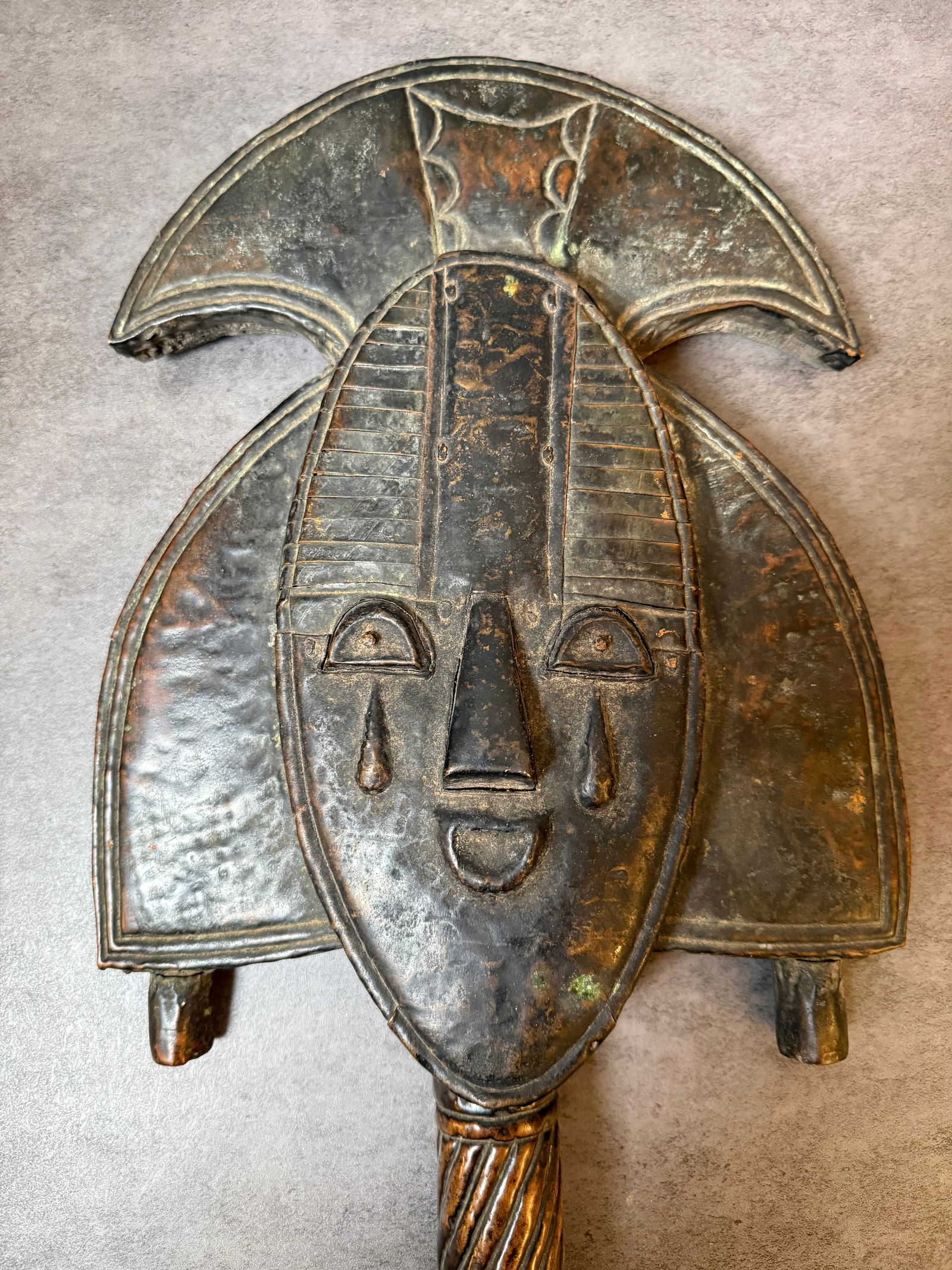 Antique African Kota Reliquary Figure (Mbulu Ngulu) Sculpture on Stand - 2